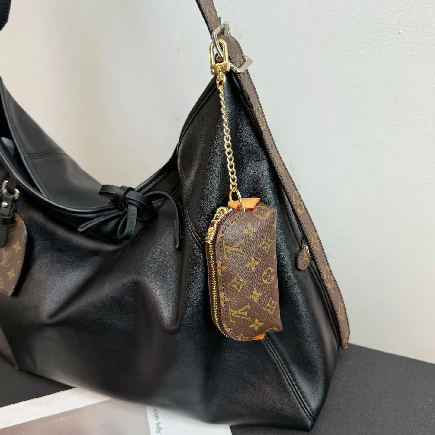 LV 27FW AKUCGHD 008 참 13