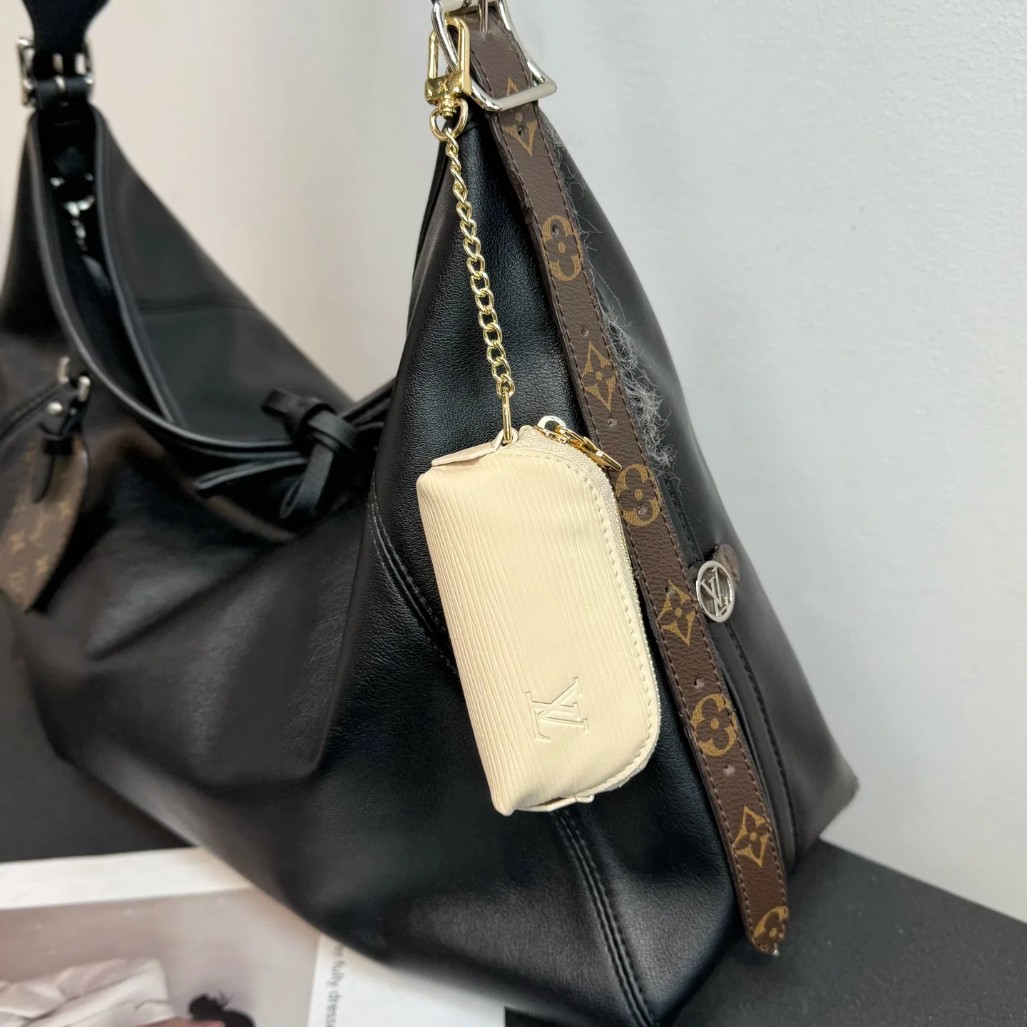 LV 27FW AKUCGHD 008 참 19