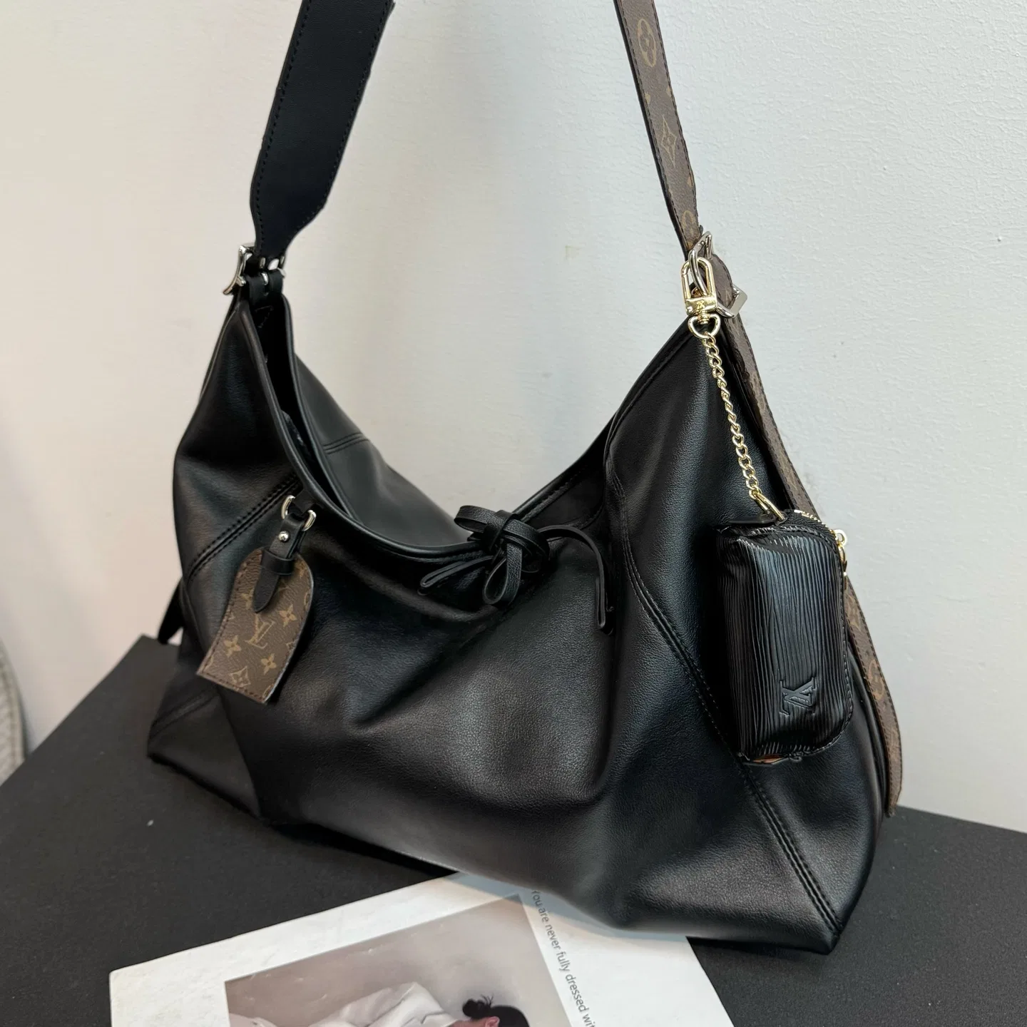 LV 27FW AKUCGHD 008 참 24