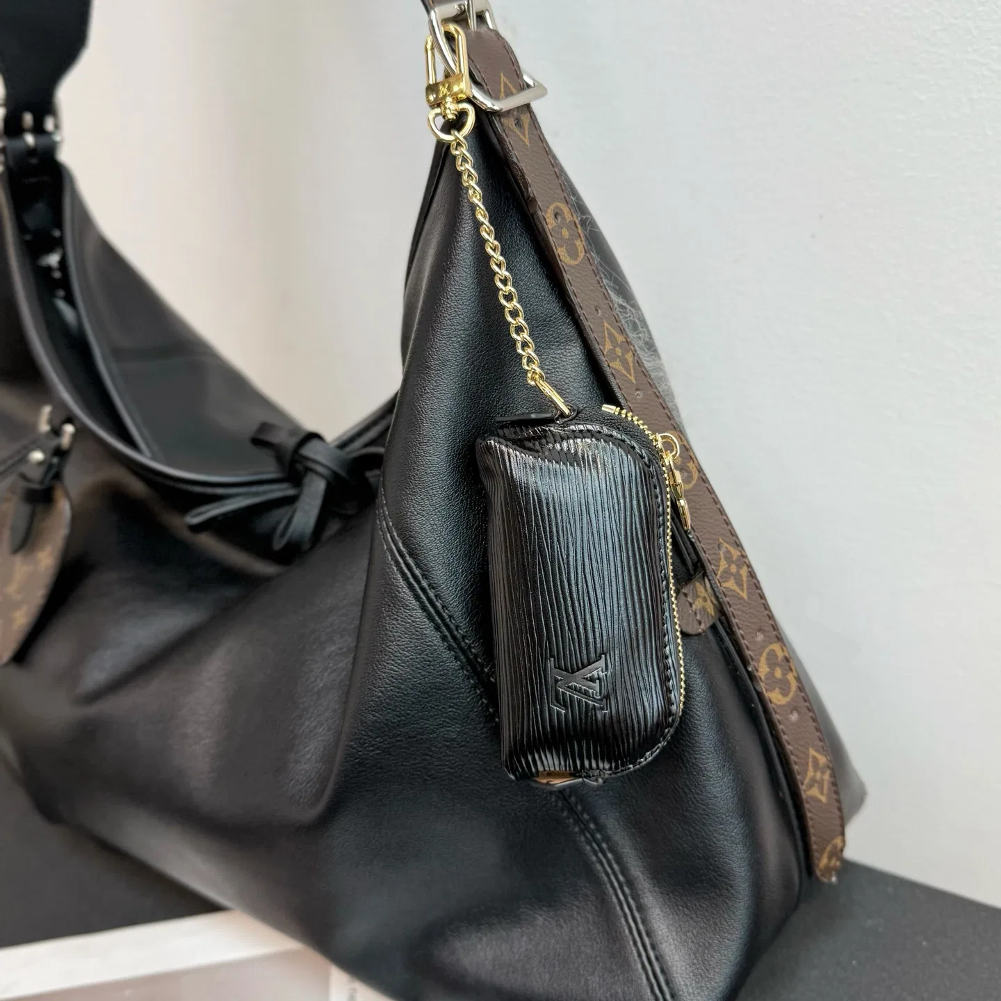 LV 27FW AKUCGHD 008 참 25