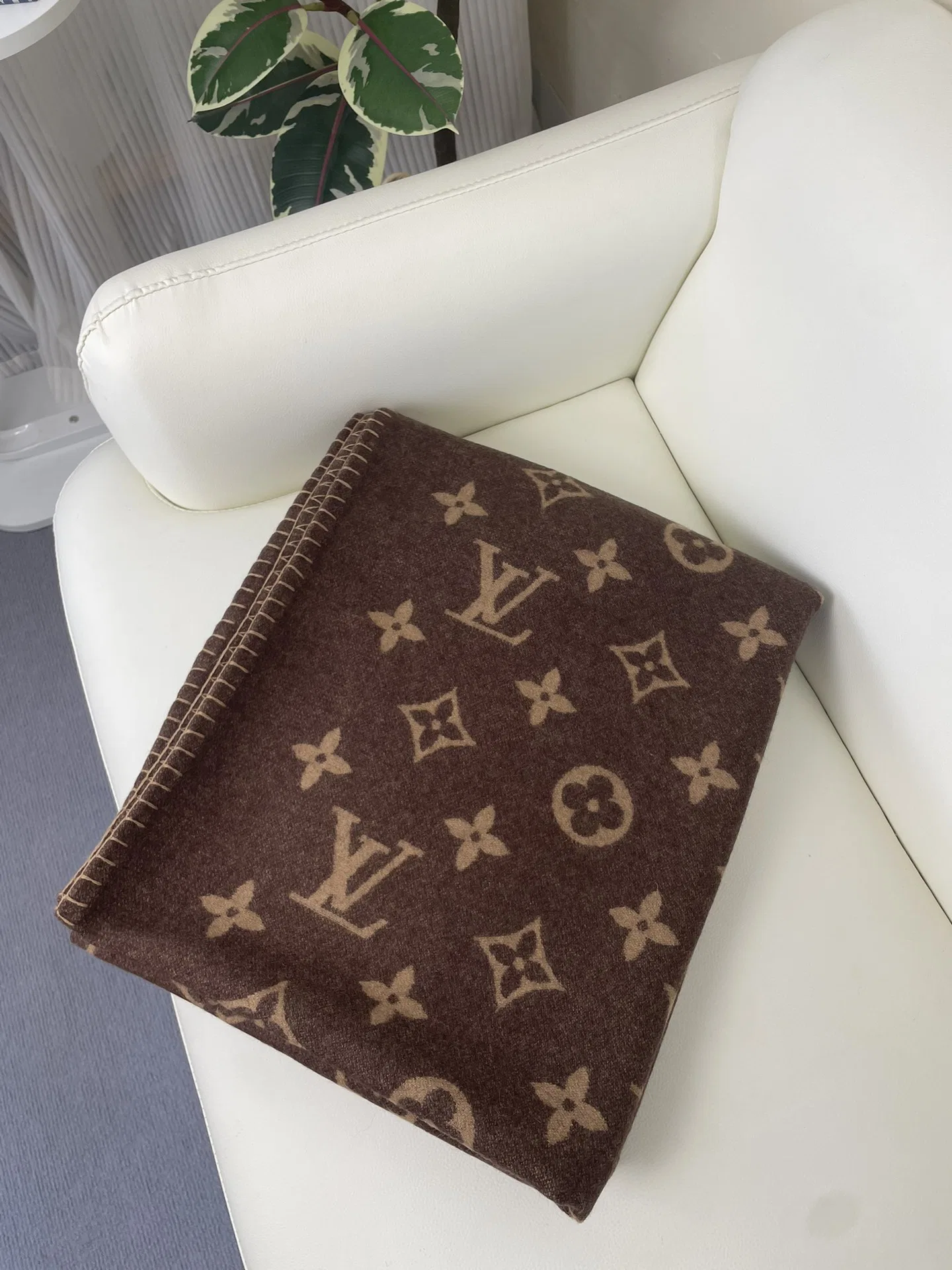 LV 27FW AKUCGHD 016 담요 9