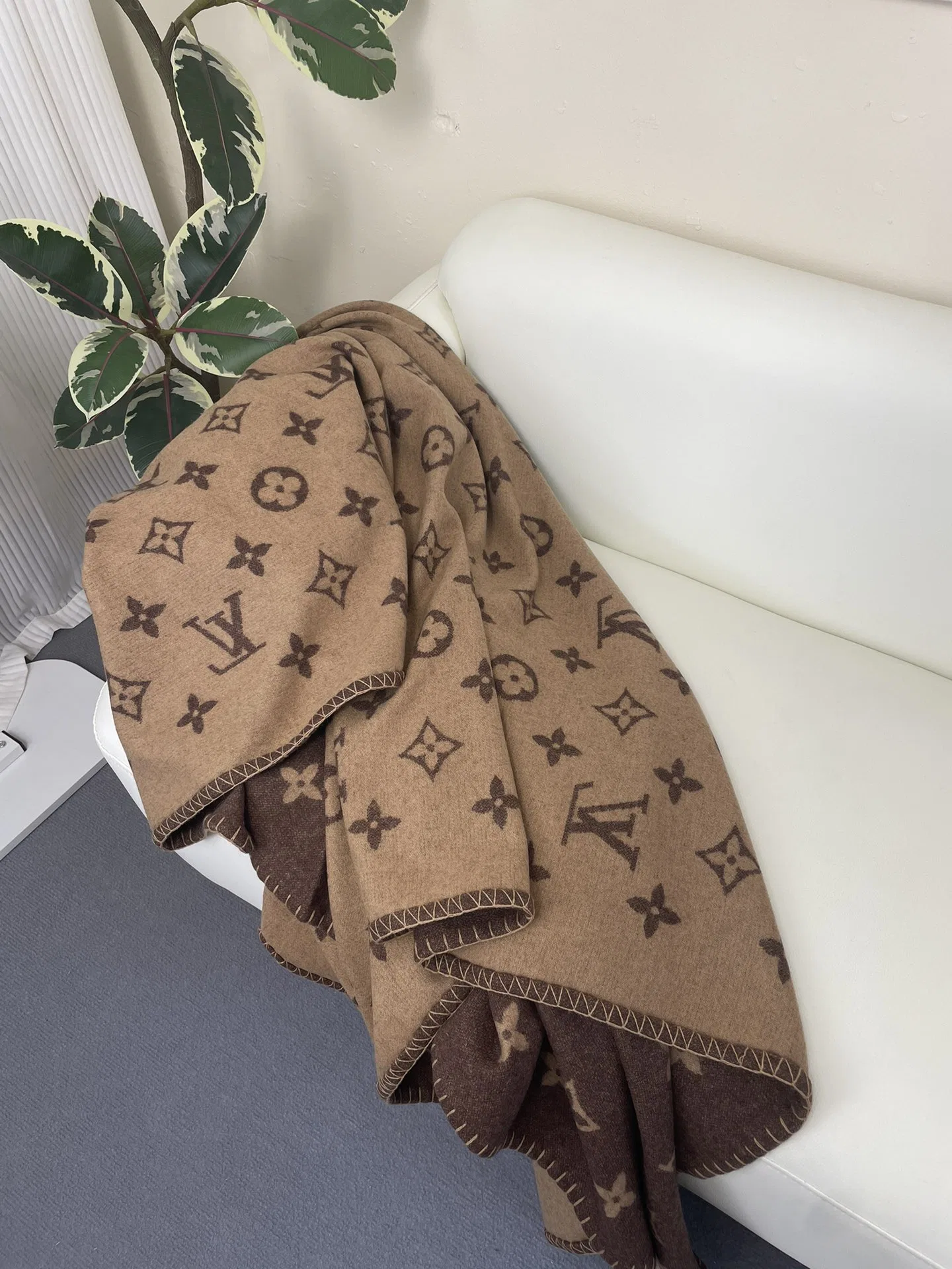 LV 27FW AKUCGHD 016 담요 12