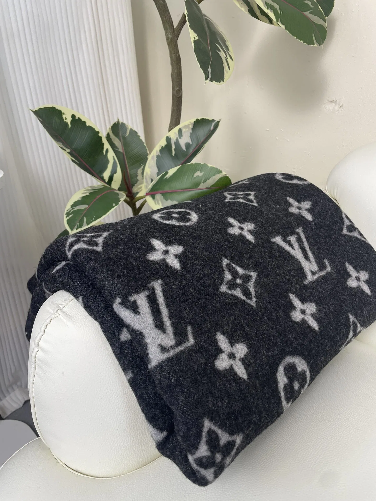LV 27FW AKUCGHD 016 담요 16