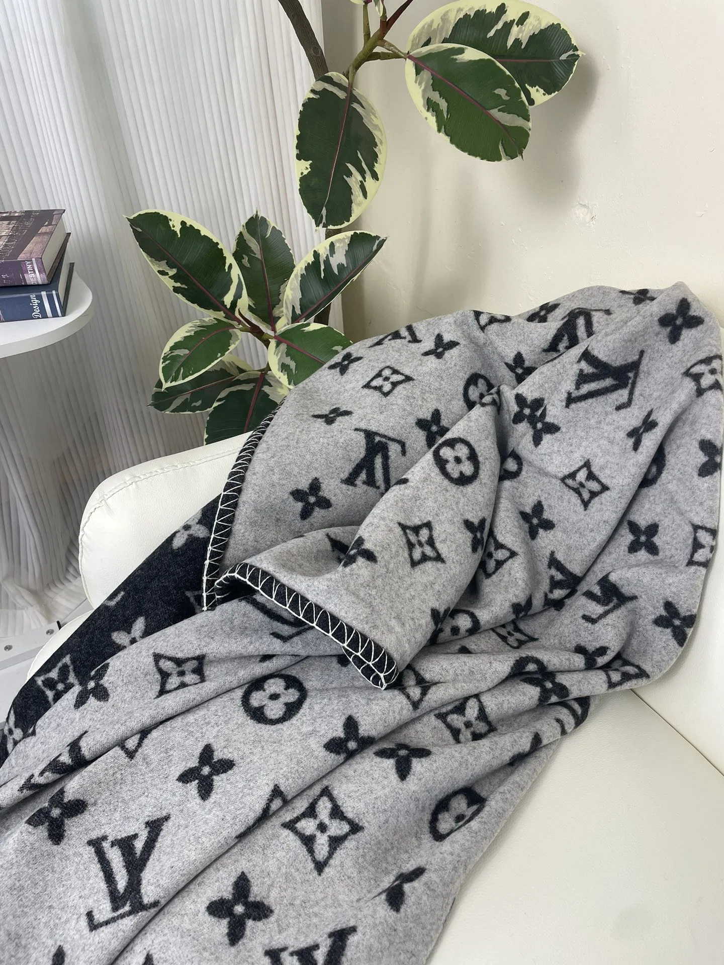 LV 27FW AKUCGHD 016 담요 18