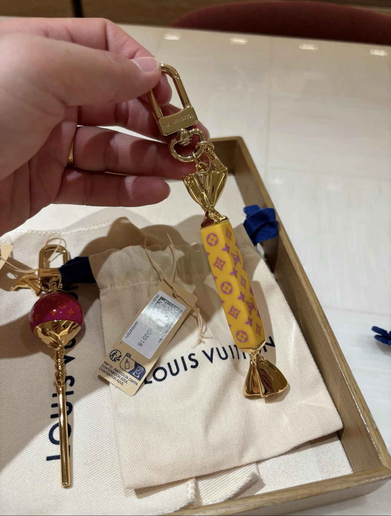 LV 27FW AKUCGHD 018 키링 9