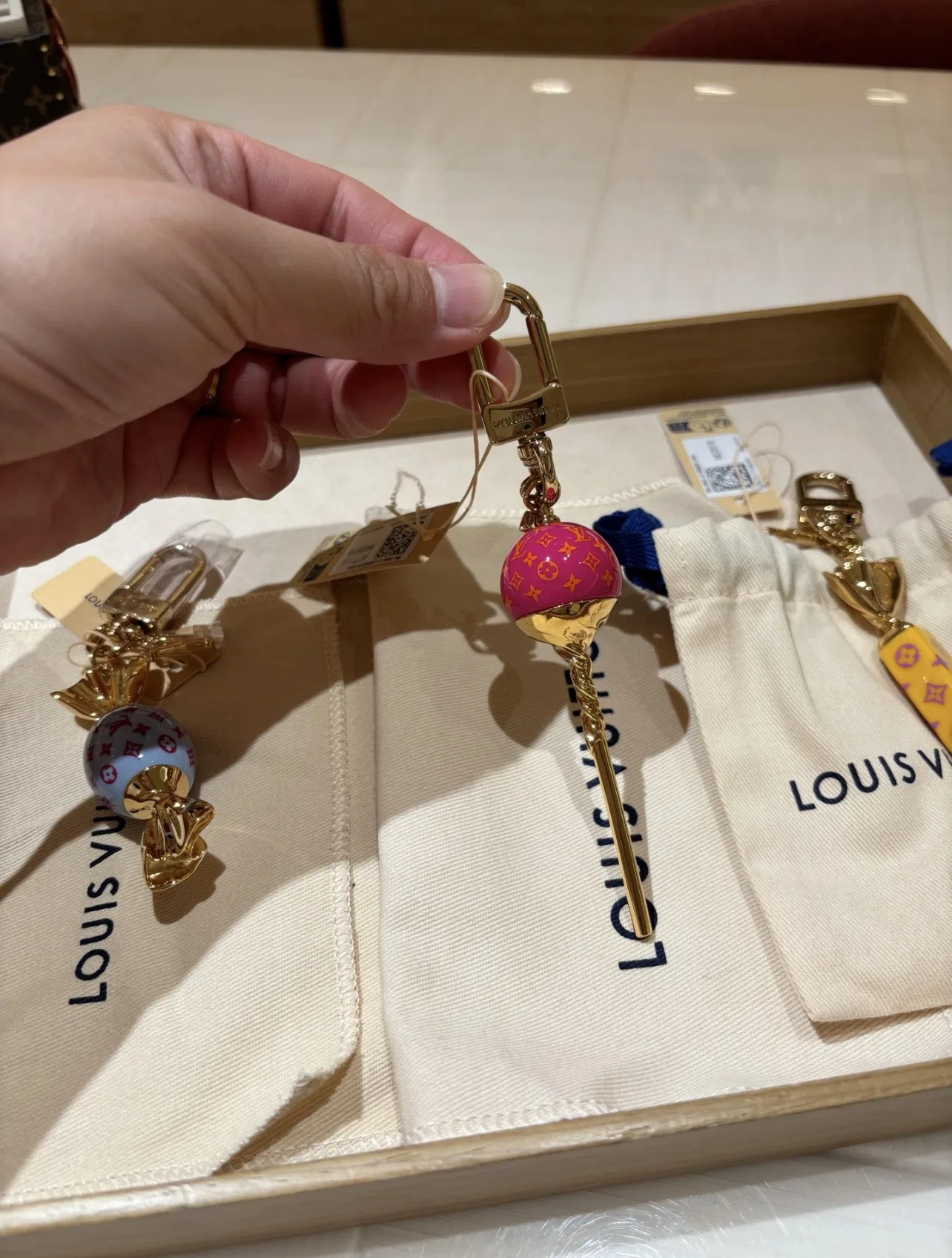 LV 27FW AKUCGHD 018 키링 10