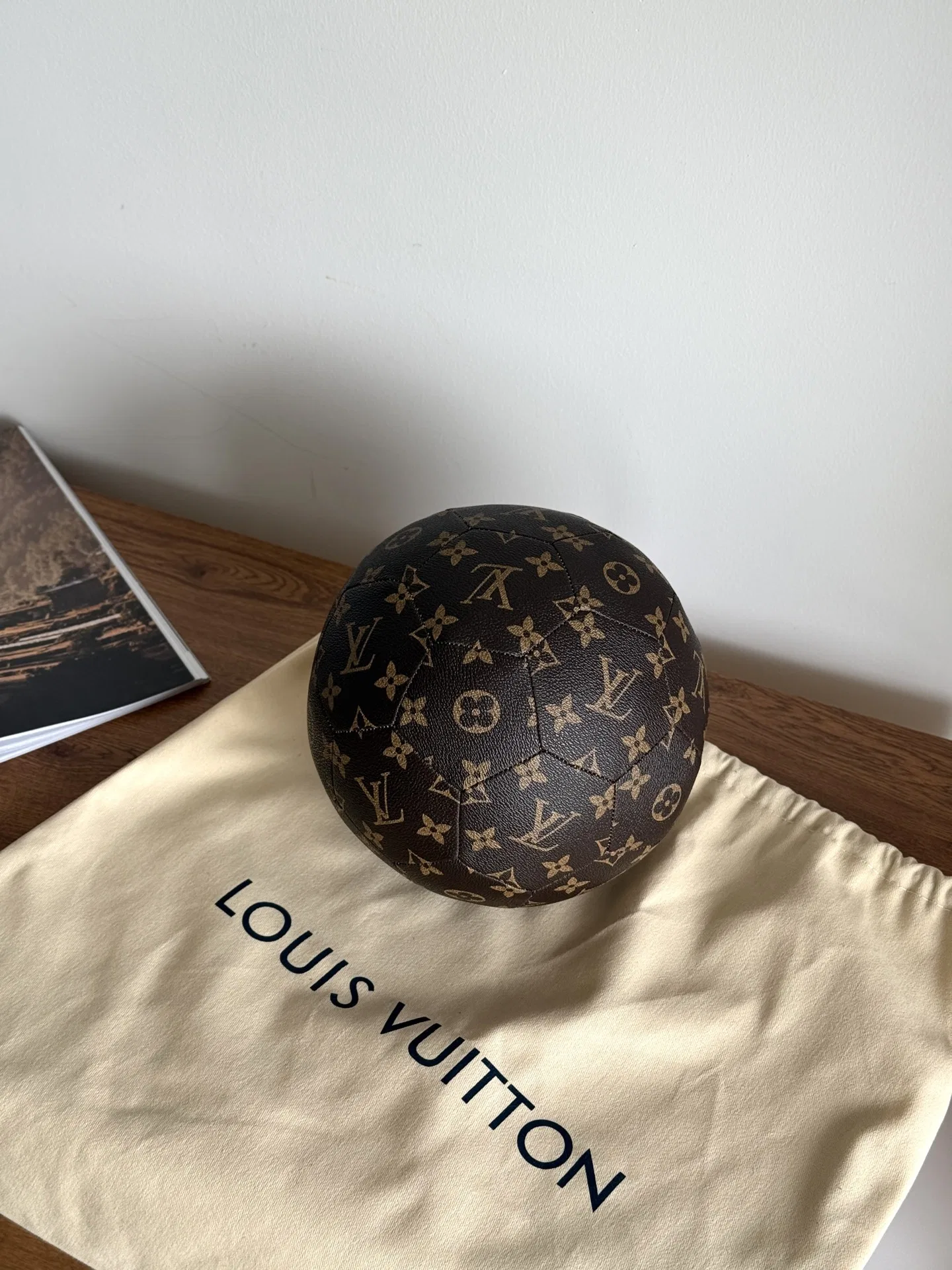 LV 27FW AKUCGHD 029 농구공 24