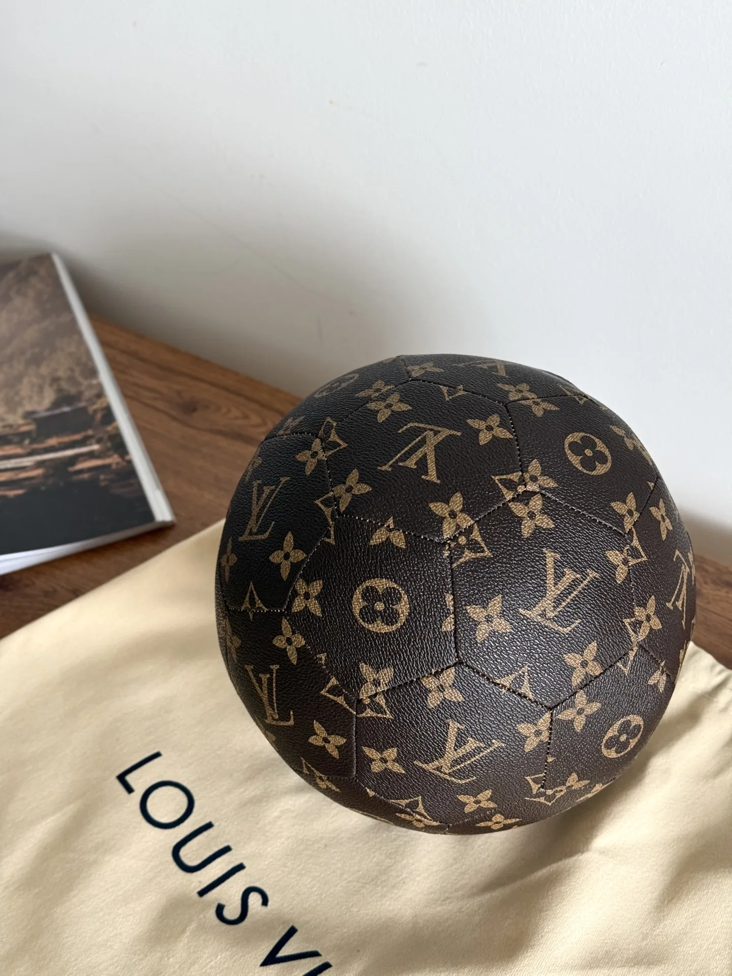 LV 27FW AKUCGHD 029 농구공 25