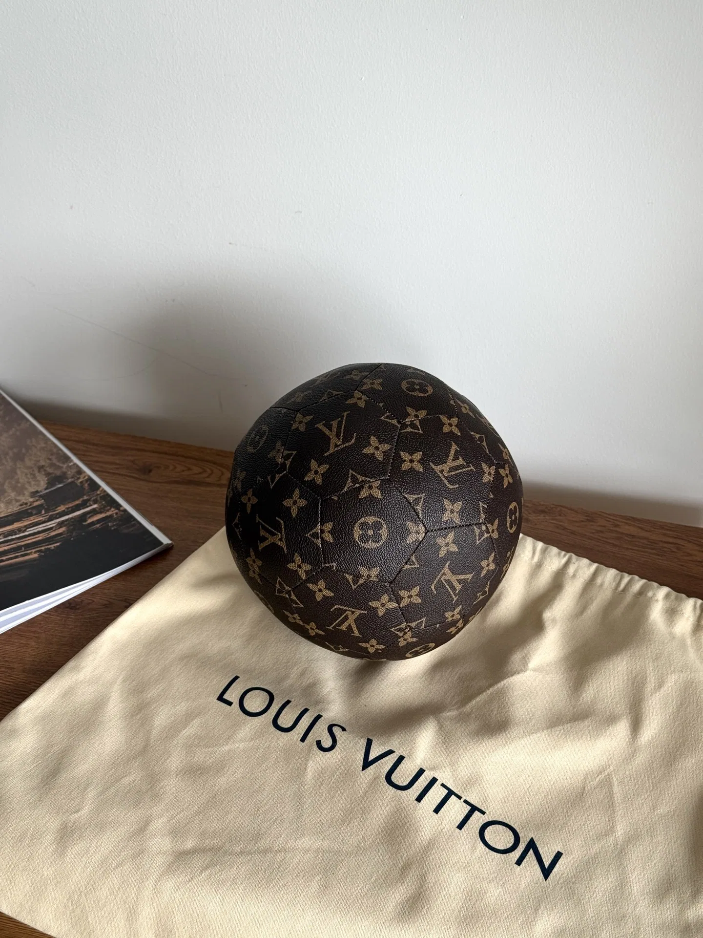 LV 27FW AKUCGHD 029 농구공 27