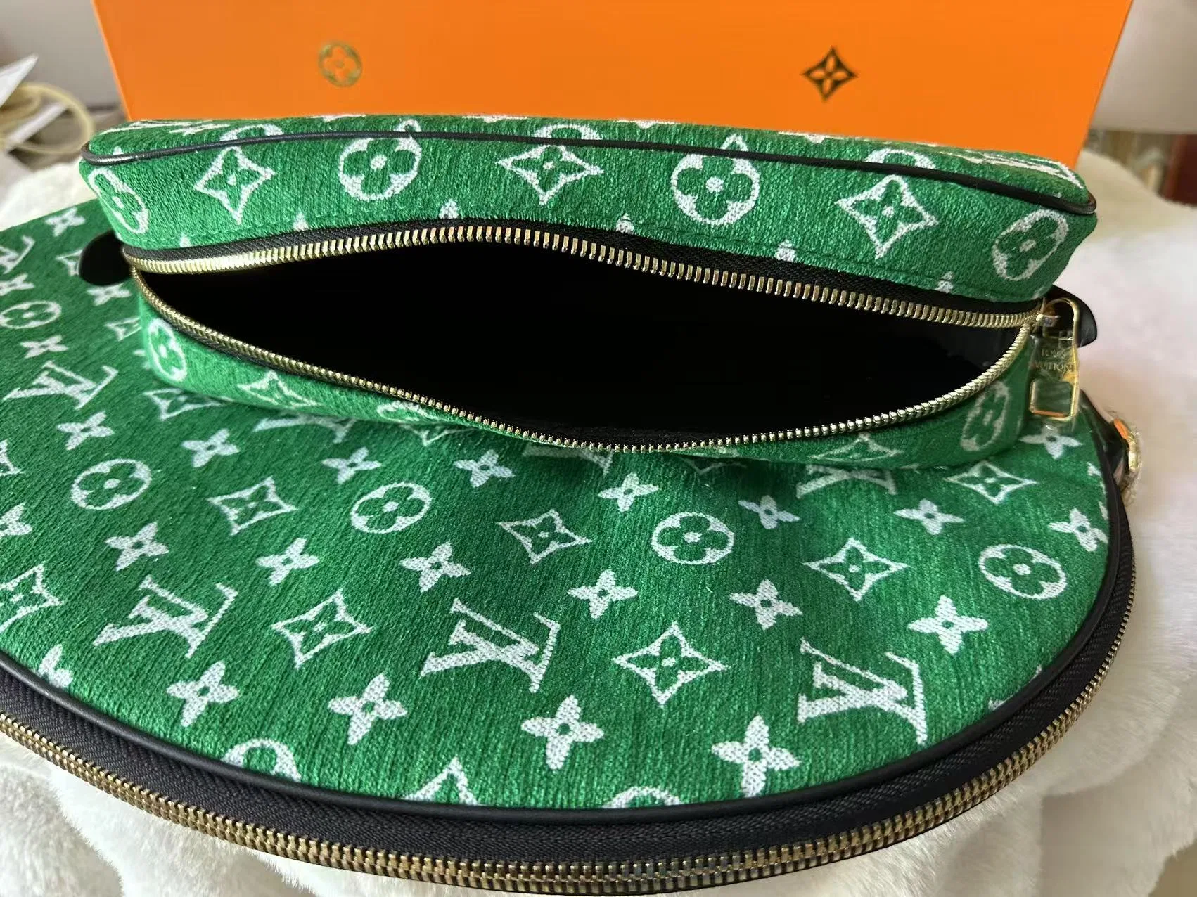 LV 27FW AKUCGHD 036 테니스라켓 8