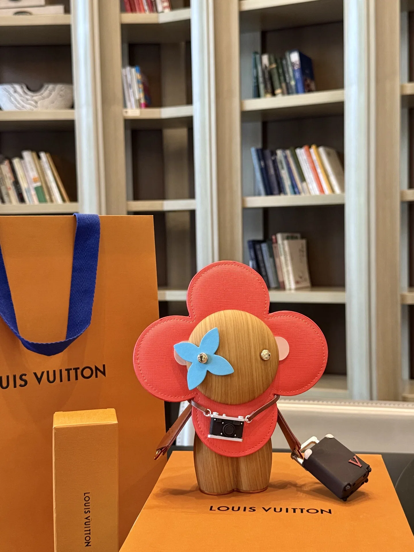 LV 27FW AKUCGHD 038 피규어 29