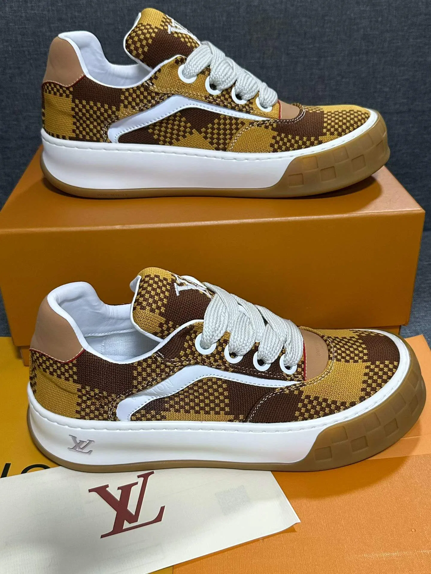 LV 27FW AKUCGHD 039 스니커즈 16