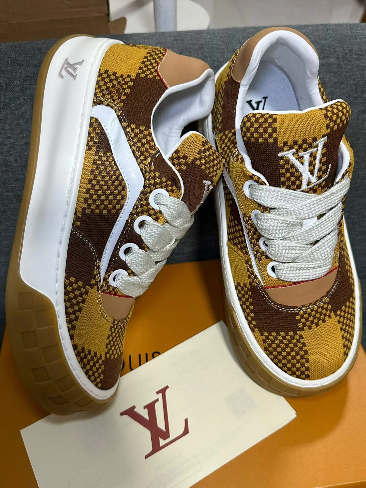 LV 27FW AKUCGHD 039 스니커즈 19
