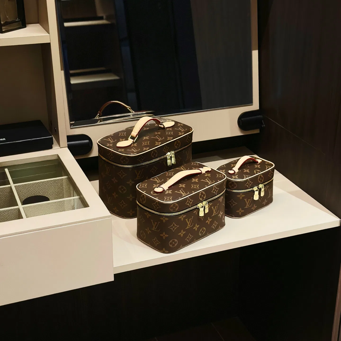 LV 27FW AKUCGHD 042 파우치 7