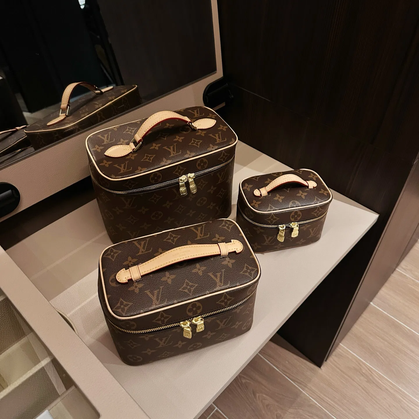 LV 27FW AKUCGHD 042 파우치 9