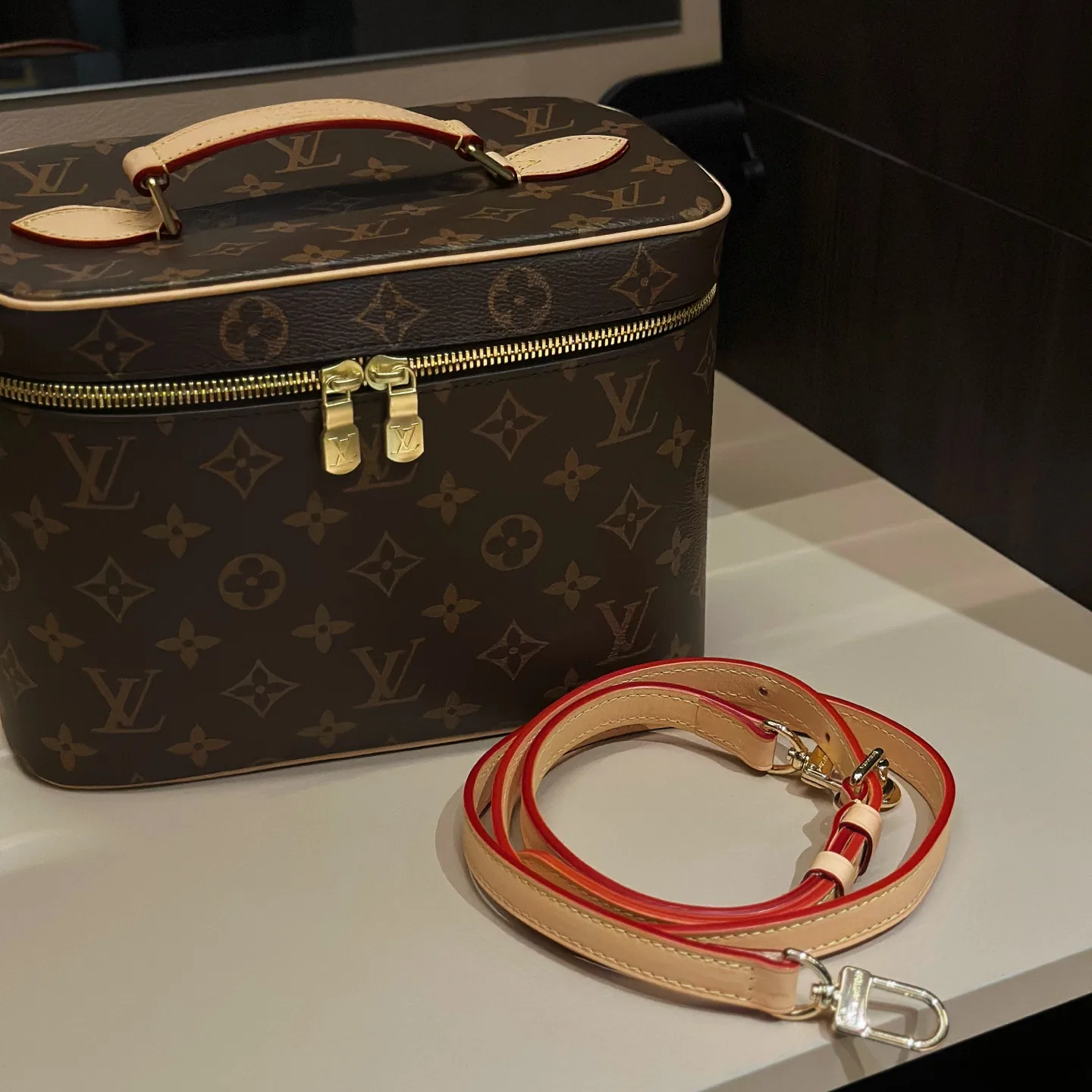 LV 27FW AKUCGHD 042 파우치 12