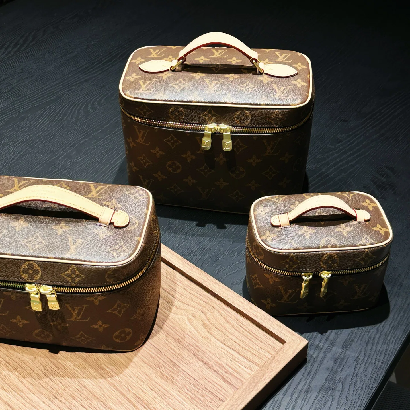 LV 27FW AKUCGHD 042 파우치 13