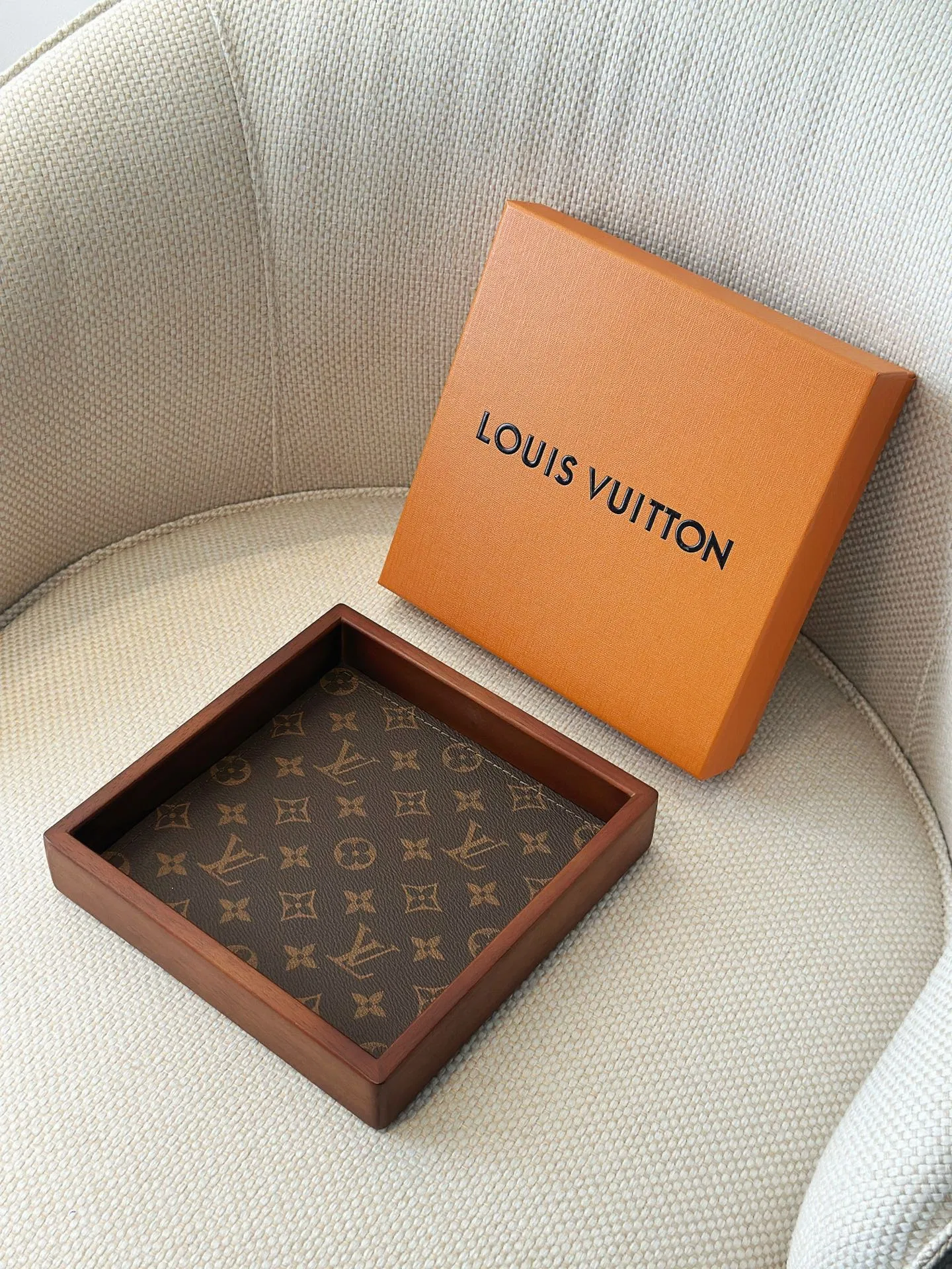 LV 27FW AKUCGHD 043 트레이 13