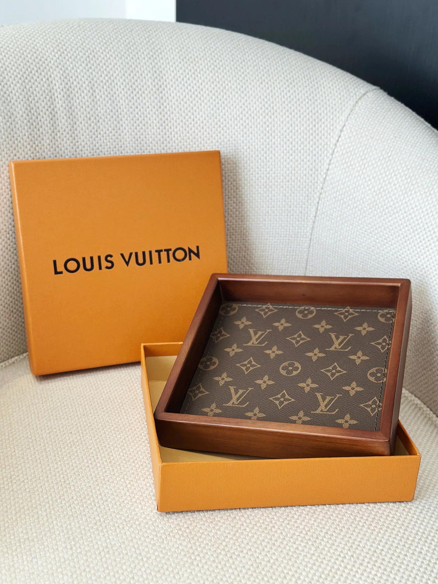 LV 27FW AKUCGHD 043 트레이 19