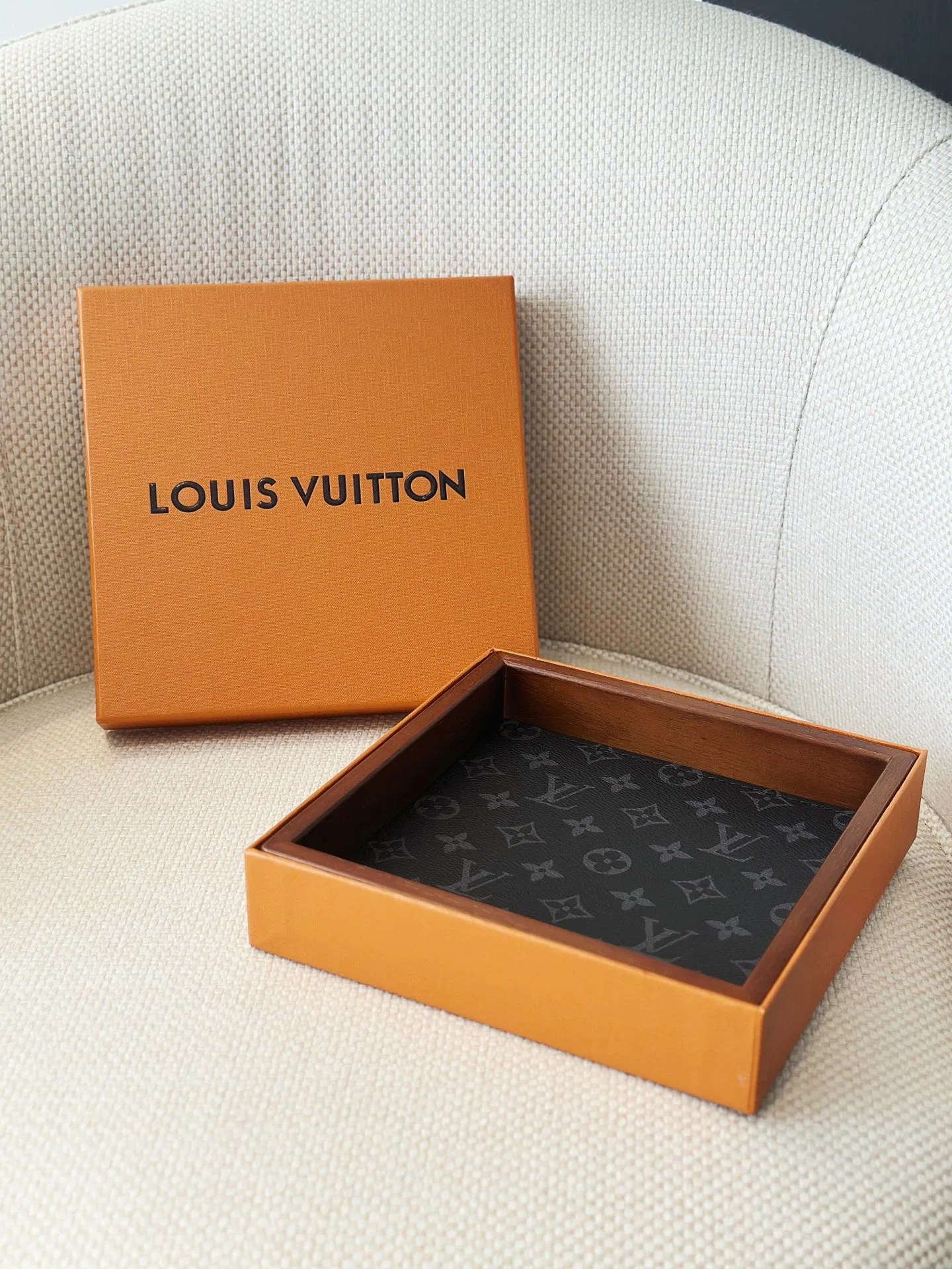 LV 27FW AKUCGHD 043 트레이 22
