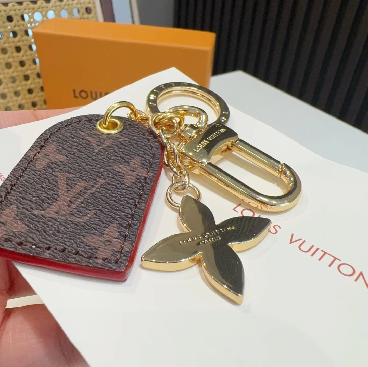 LV 27FW AKUCGHD 046 키링 7