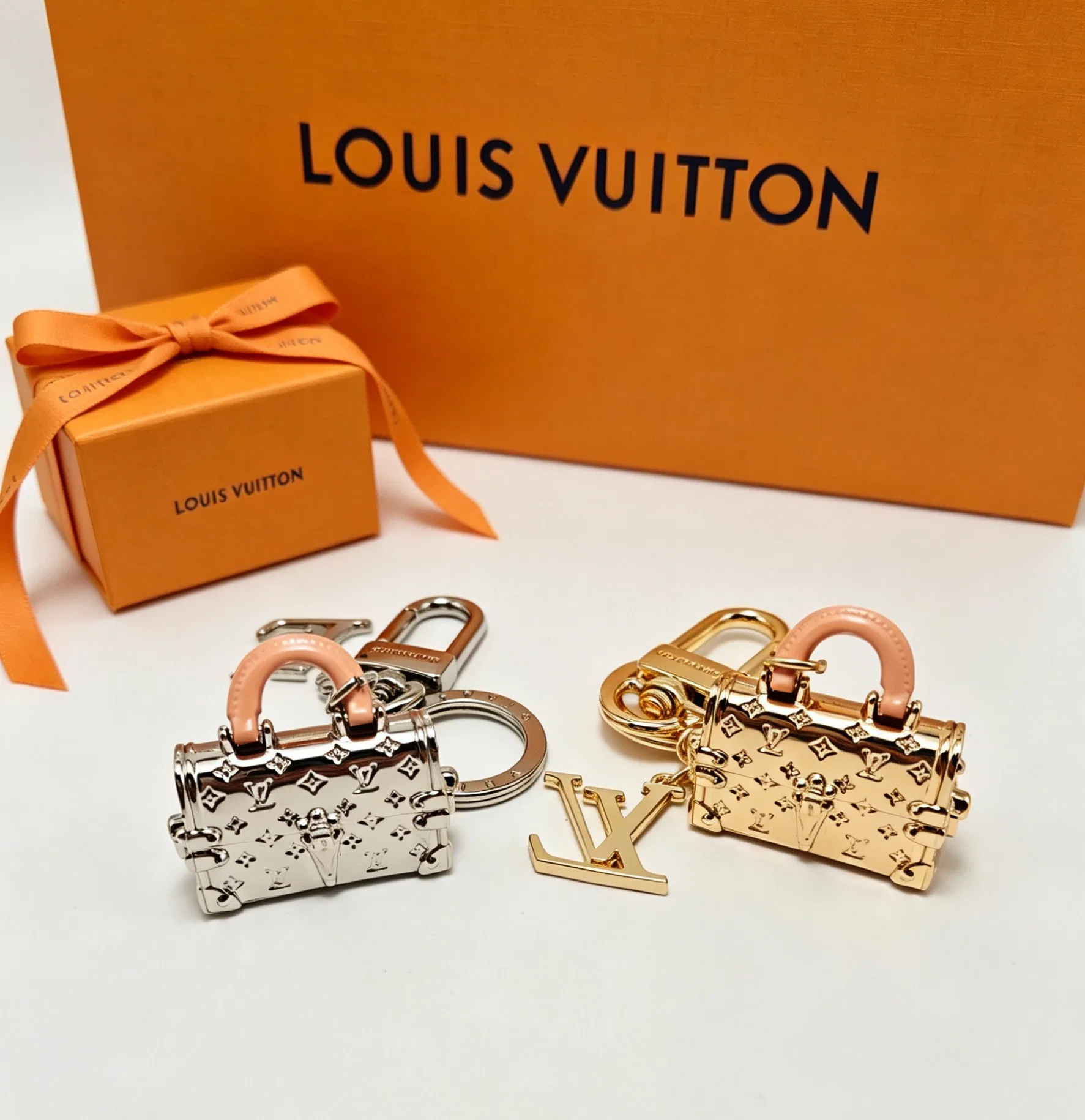 LV 27FW AKUCGHD 051 키링 9