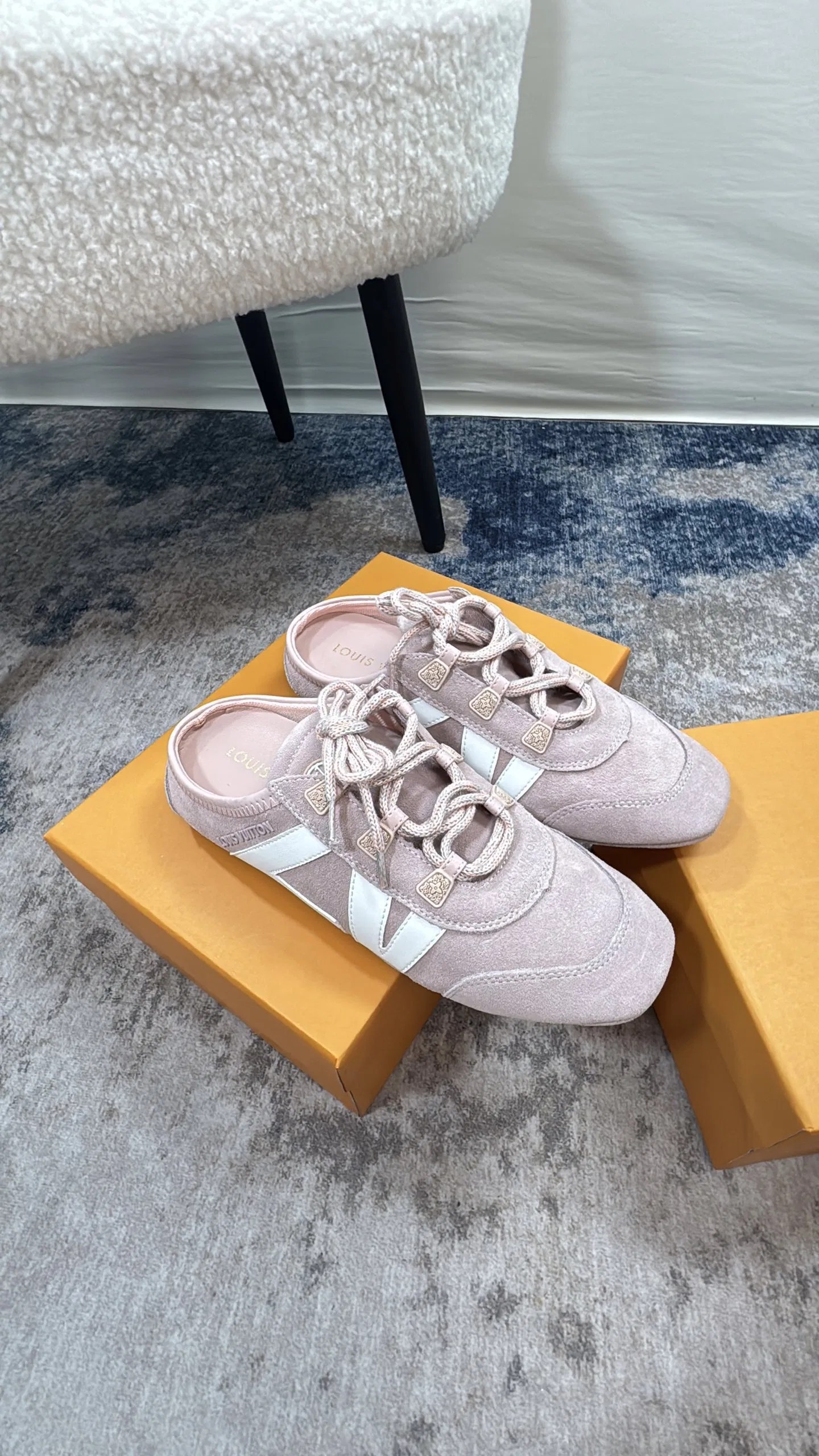 LV 27FW AKUCGHD 066 운동화 14