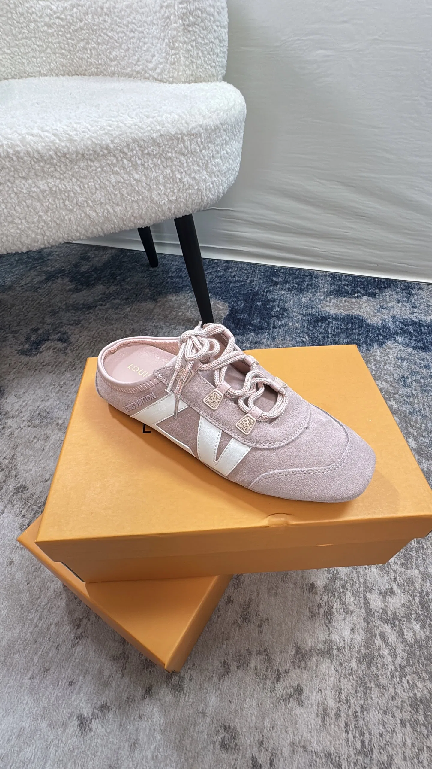 LV 27FW AKUCGHD 066 운동화 18
