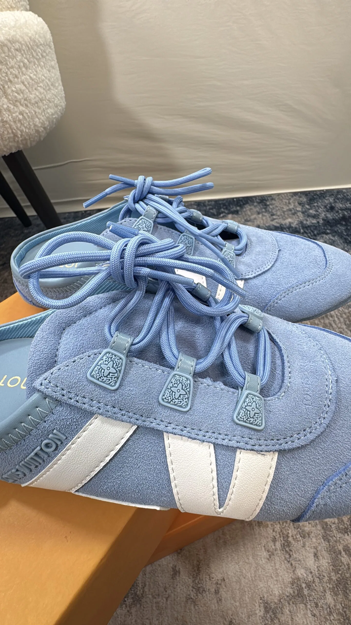 LV 27FW AKUCGHD 066 운동화 34