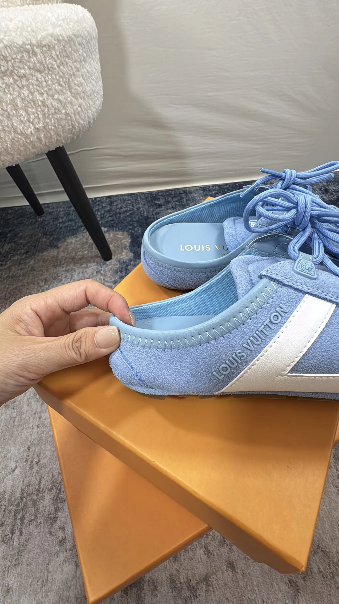 LV 27FW AKUCGHD 066 운동화 35