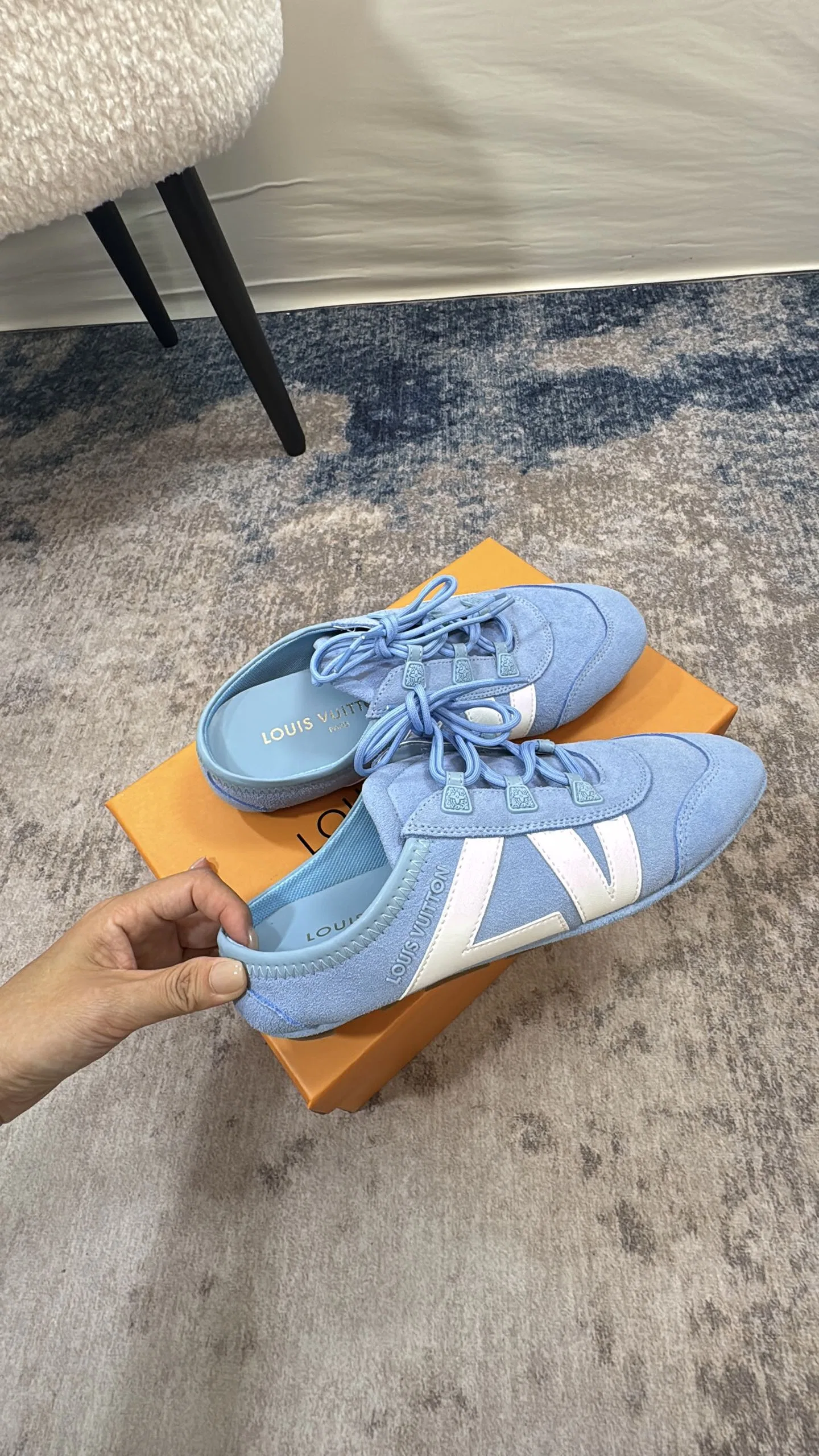 LV 27FW AKUCGHD 066 운동화 36