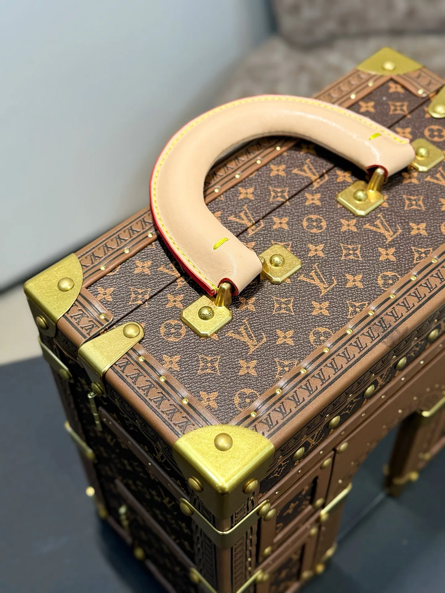 LV 27FW AKUCGHD 075 악세사리보관함 12