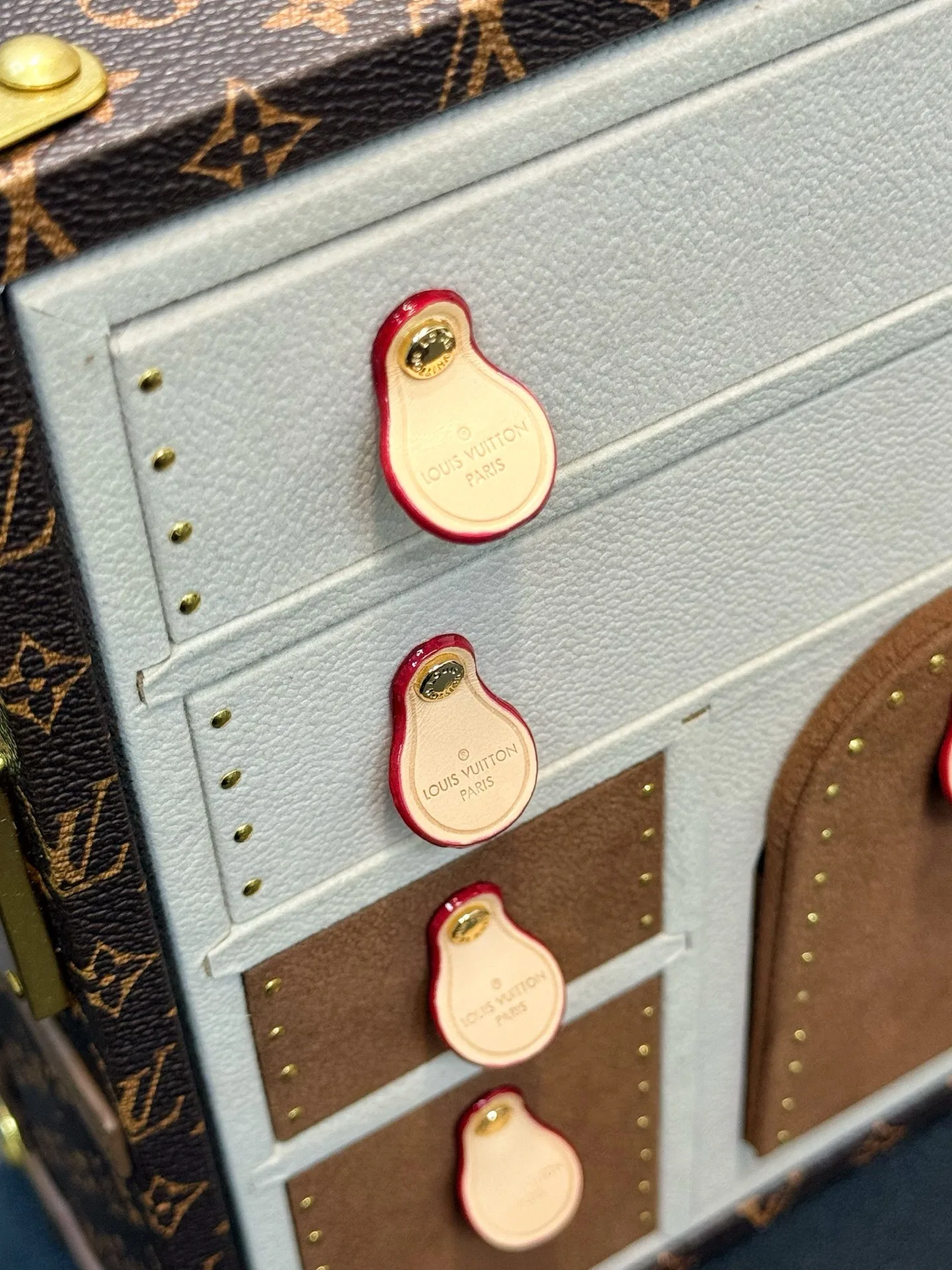 LV 27FW AKUCGHD 075 악세사리보관함 18