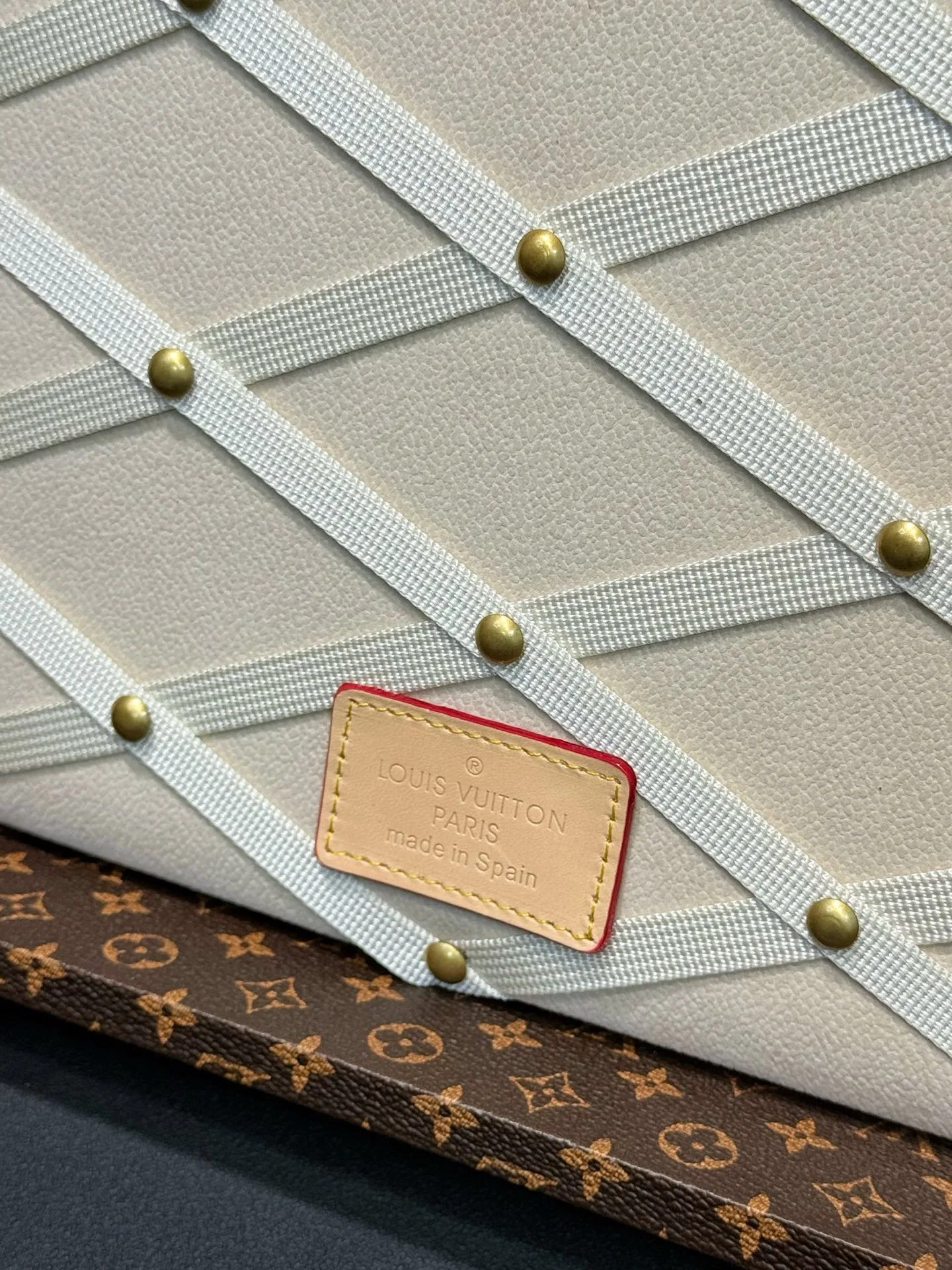 LV 27FW AKUCGHD 075 악세사리보관함 19