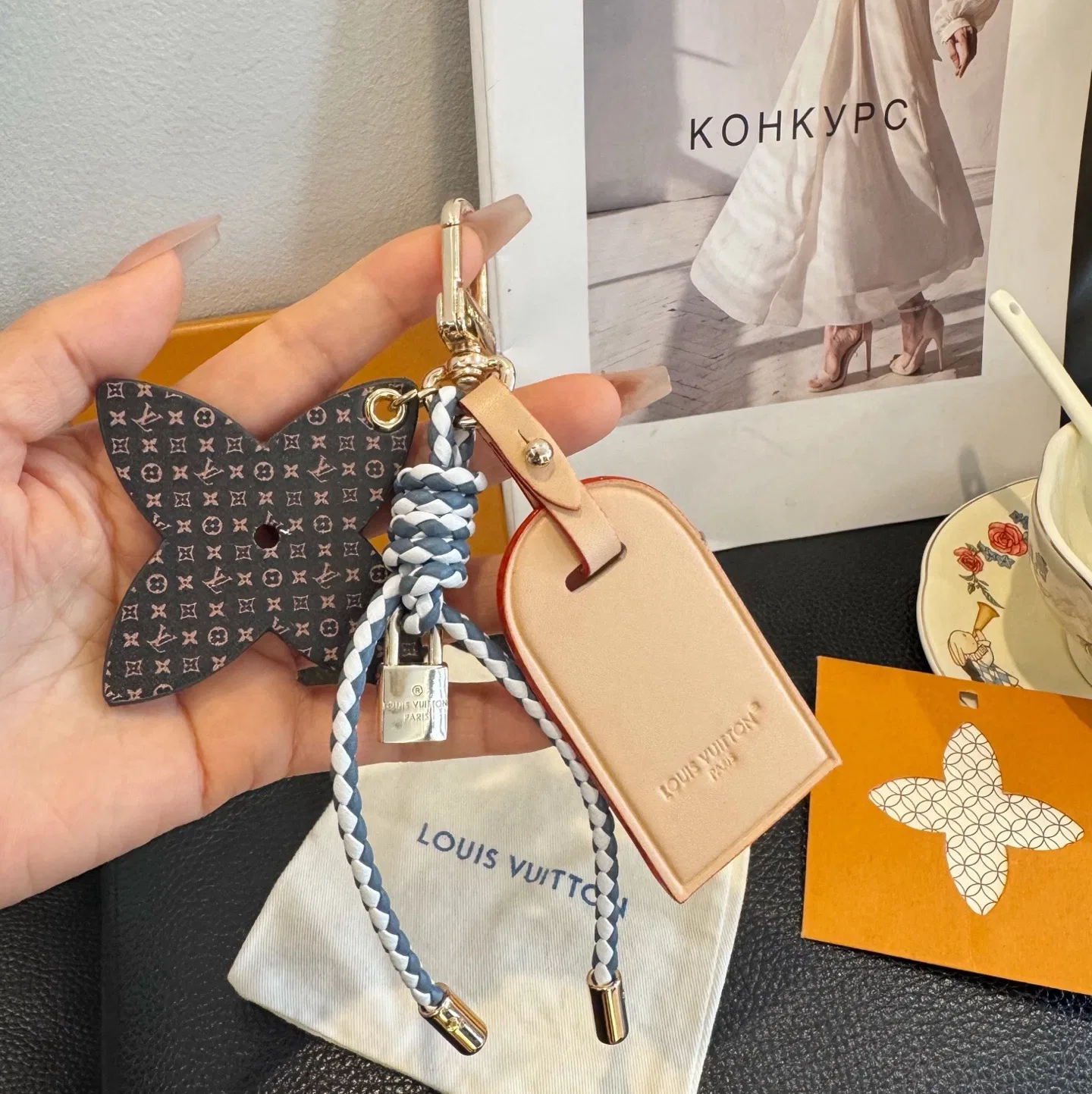 LV 27FW AKUCGHD 077 키링 8