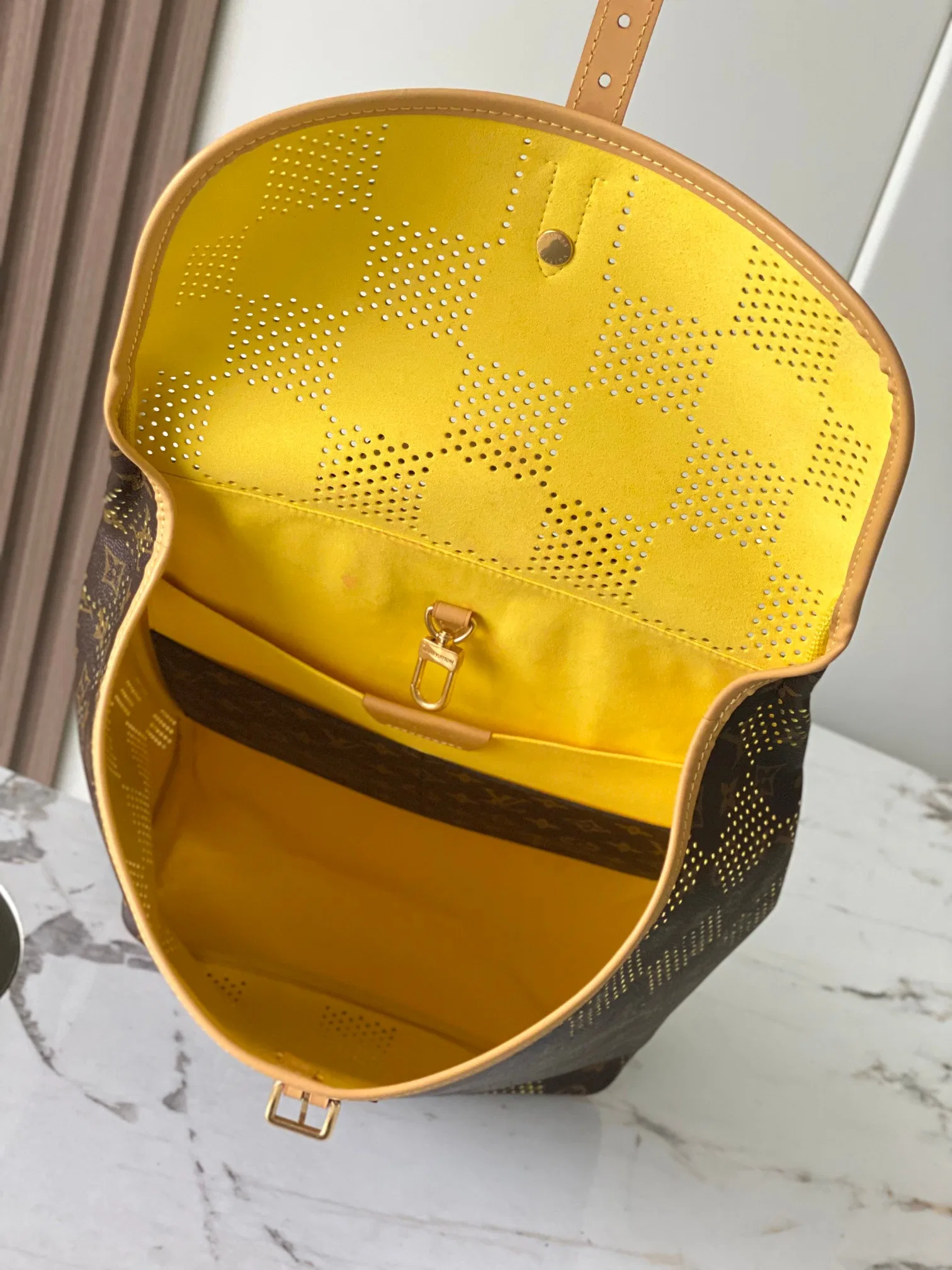 LV 27FW AKUCGHD 088 백팩 10