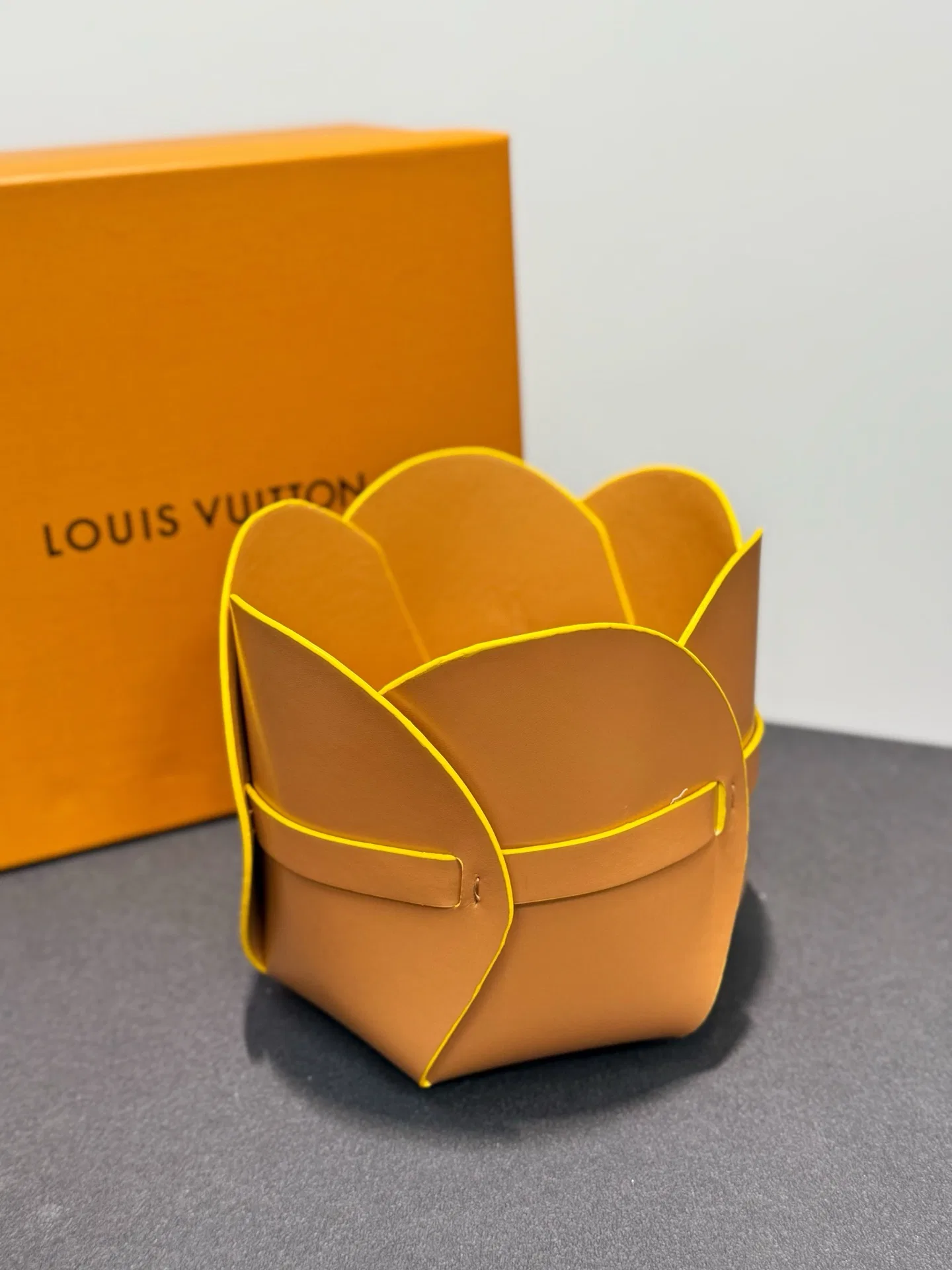 LV 27FW AKUCGHD 092 트레이 11