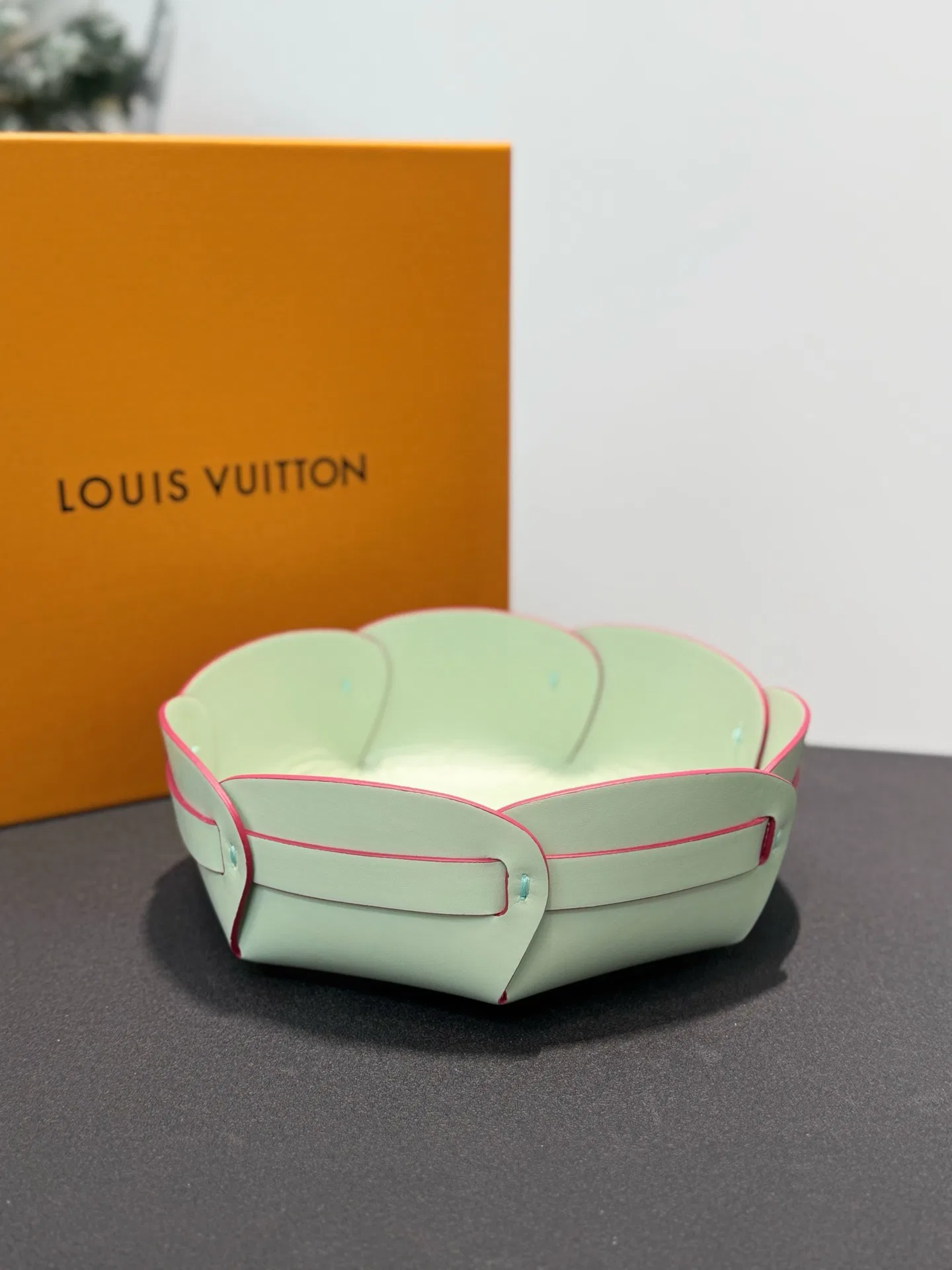 LV 27FW AKUCGHD 092 트레이 17