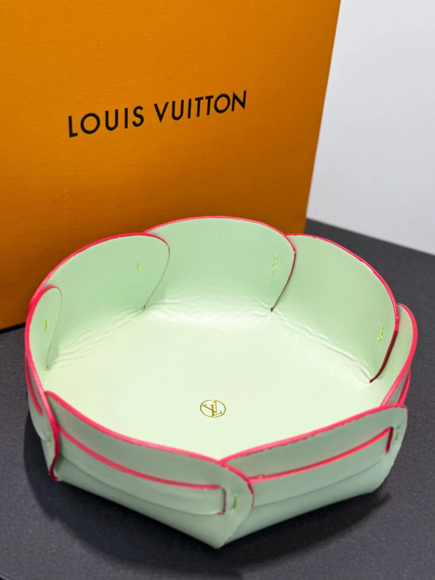 LV 27FW AKUCGHD 092 트레이 21