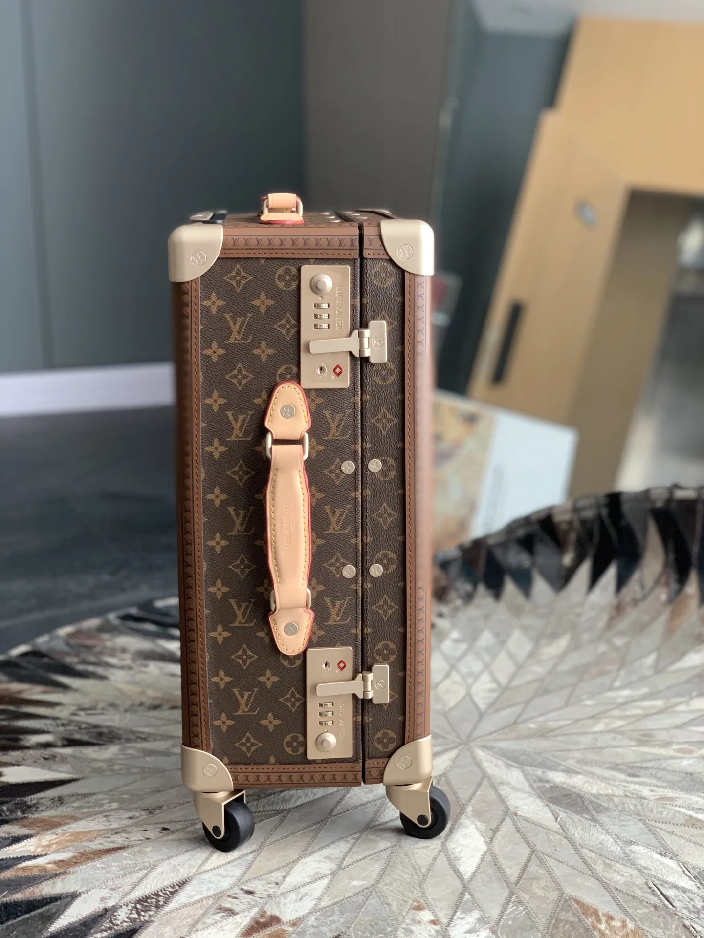 LV 27FW AKUCGHD 093 캐리어 20