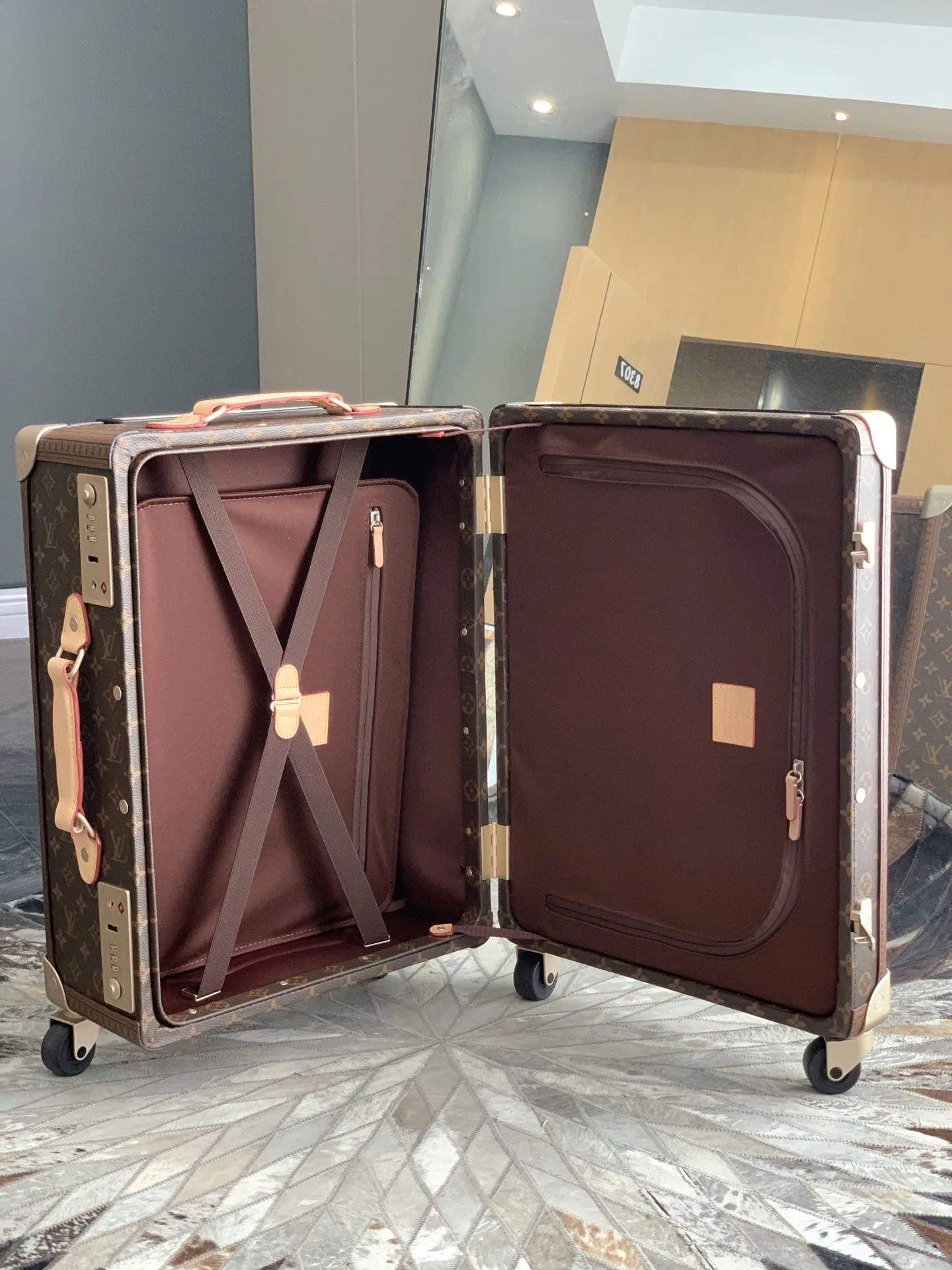 LV 27FW AKUCGHD 093 캐리어 24