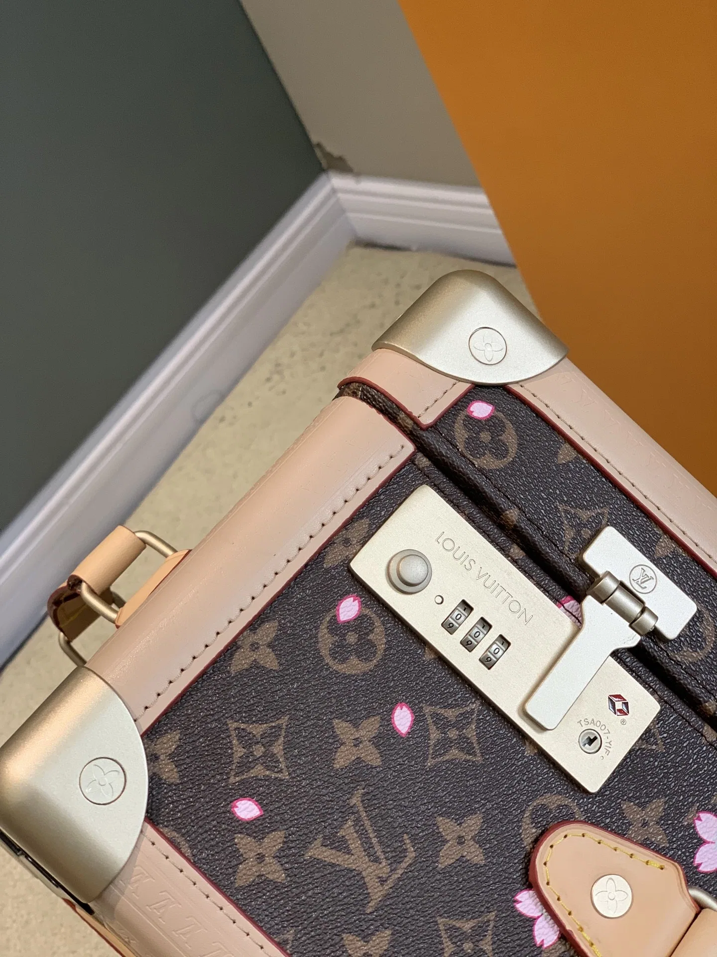 LV 27FW AKUCGHD 094 캐리어 7