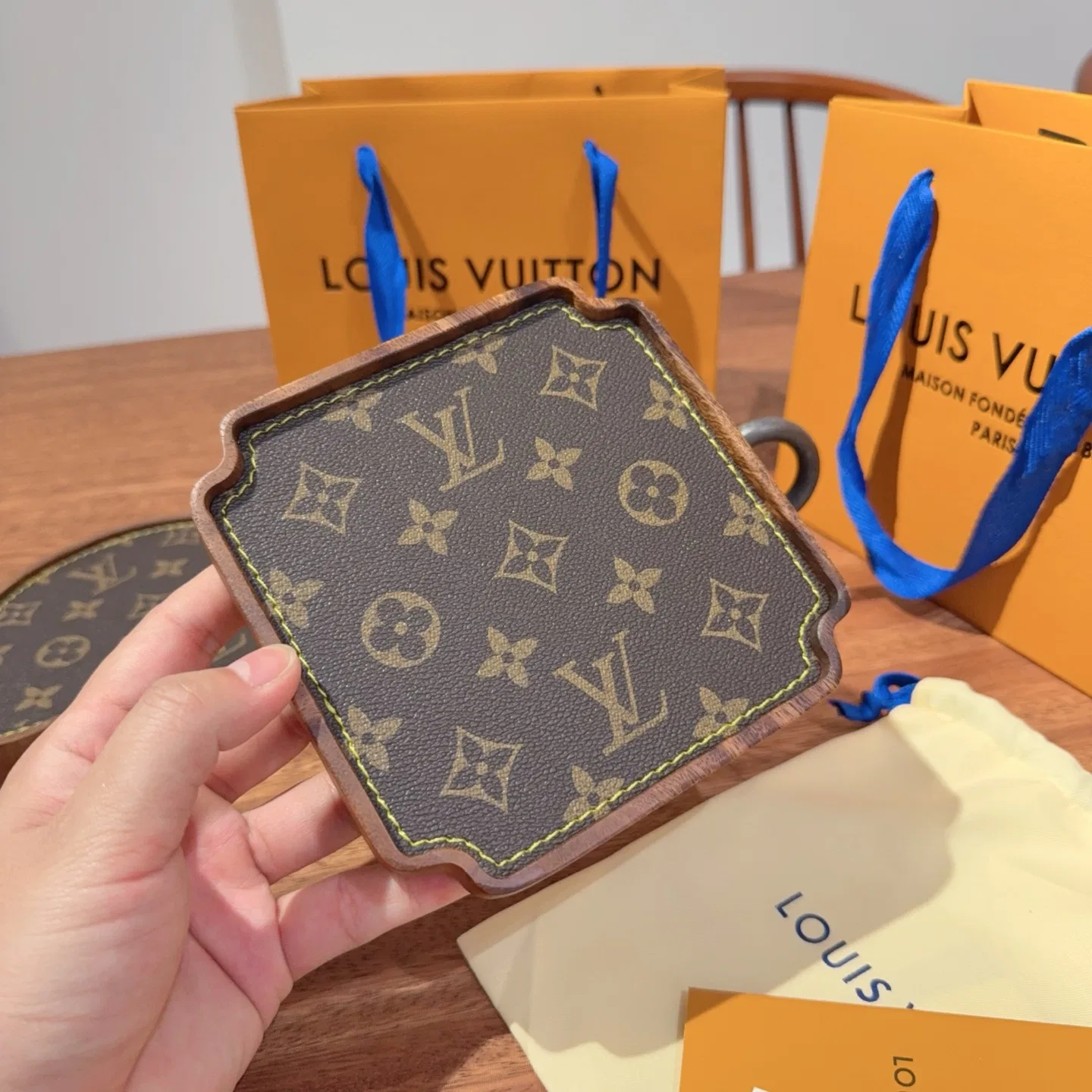 LV 27FW AKUCGHD 095 트레이 16