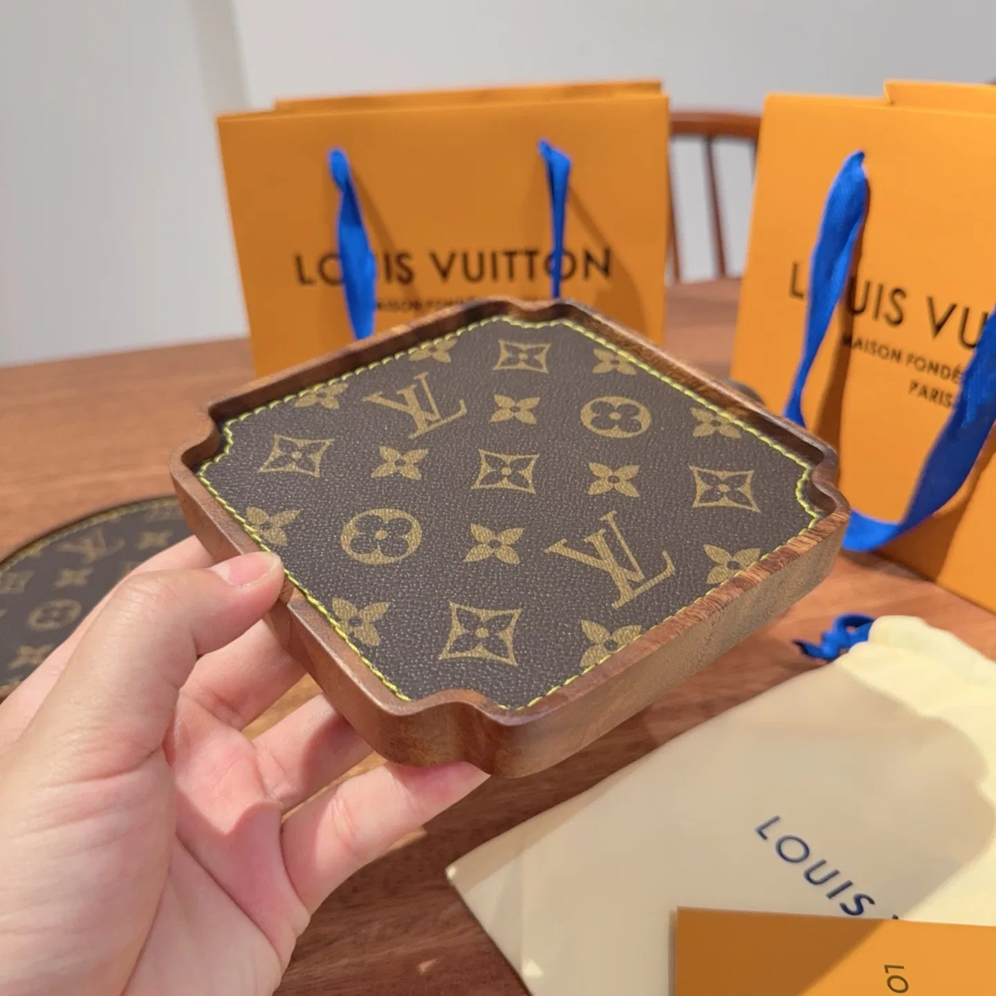 LV 27FW AKUCGHD 095 트레이 17