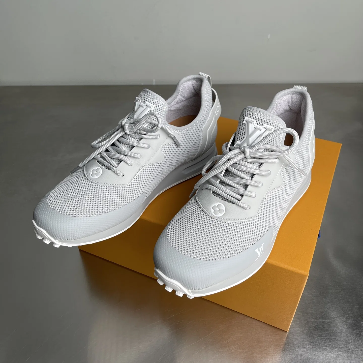 LV 27FW BMLOIMQ 001 스니커즈 8