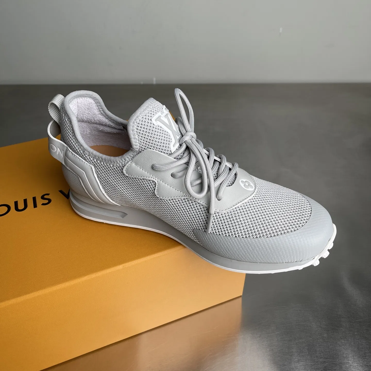 LV 27FW BMLOIMQ 001 스니커즈 9