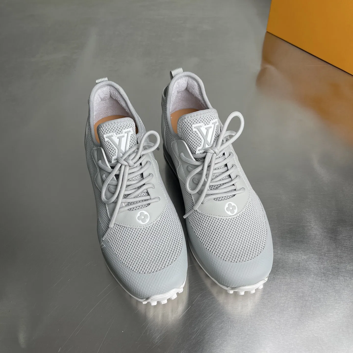 LV 27FW BMLOIMQ 001 스니커즈 12