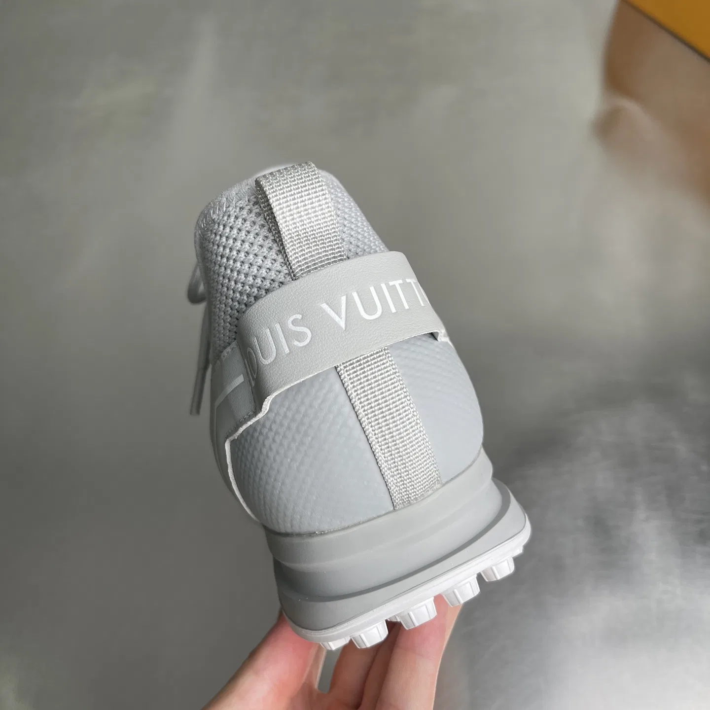 LV 27FW BMLOIMQ 001 스니커즈 13