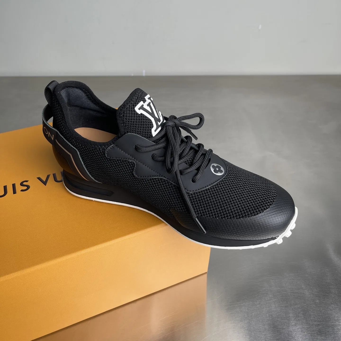 LV 27FW BMLOIMQ 001 스니커즈 16