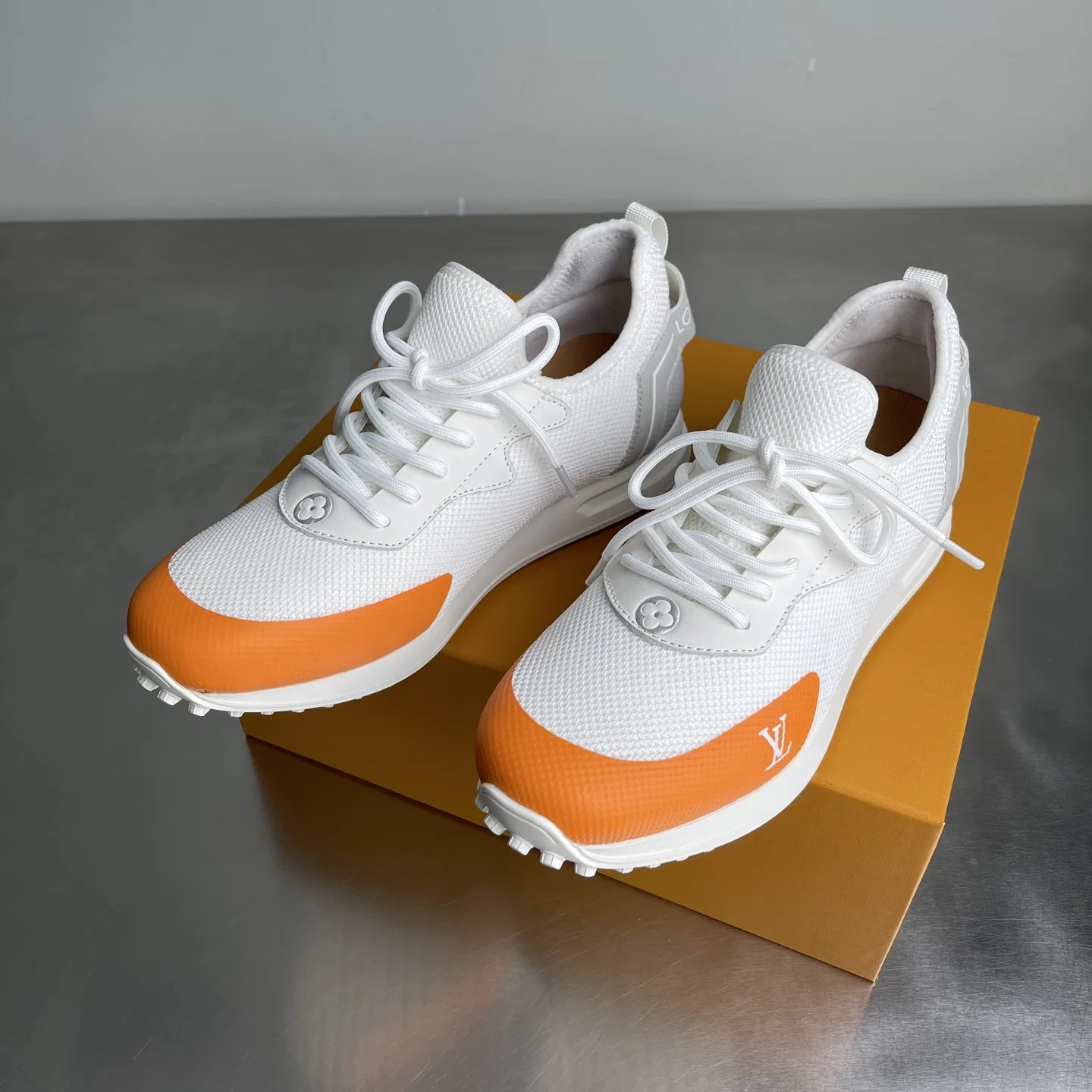 LV 27FW BMLOIMQ 002 스니커즈 9